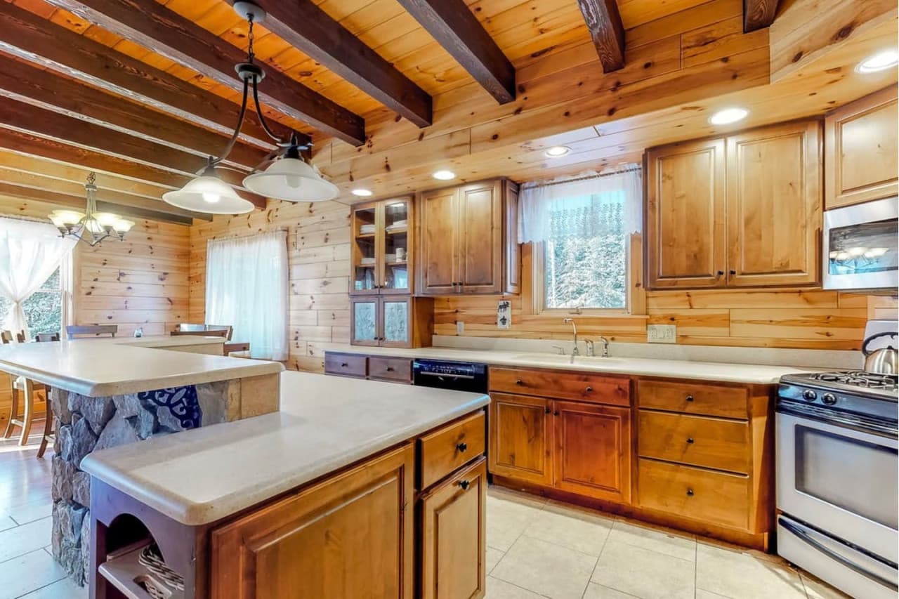 Fully Stocked kitchen  
All new stainless steel appliances installed.