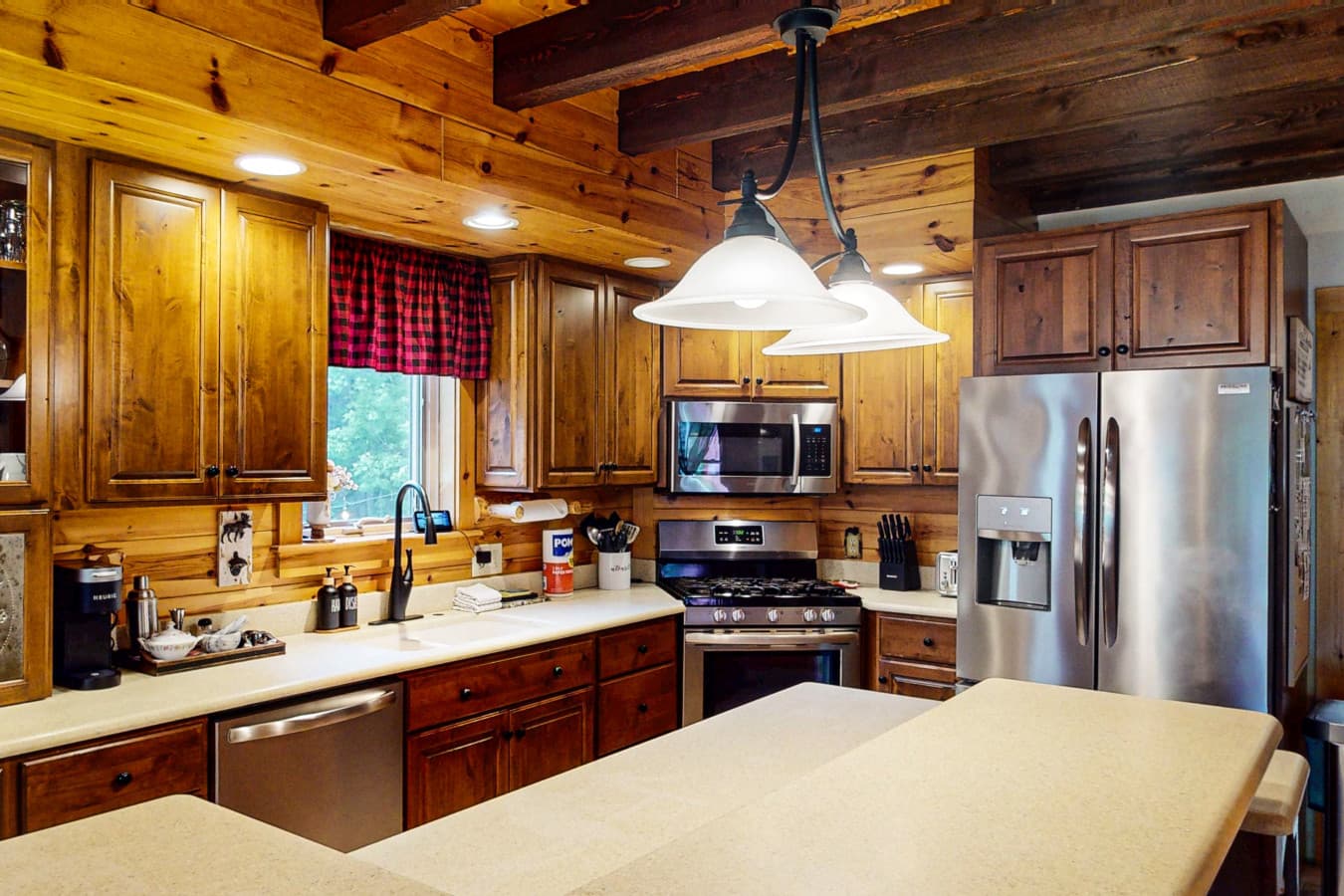 Kitchen 2.jpeg