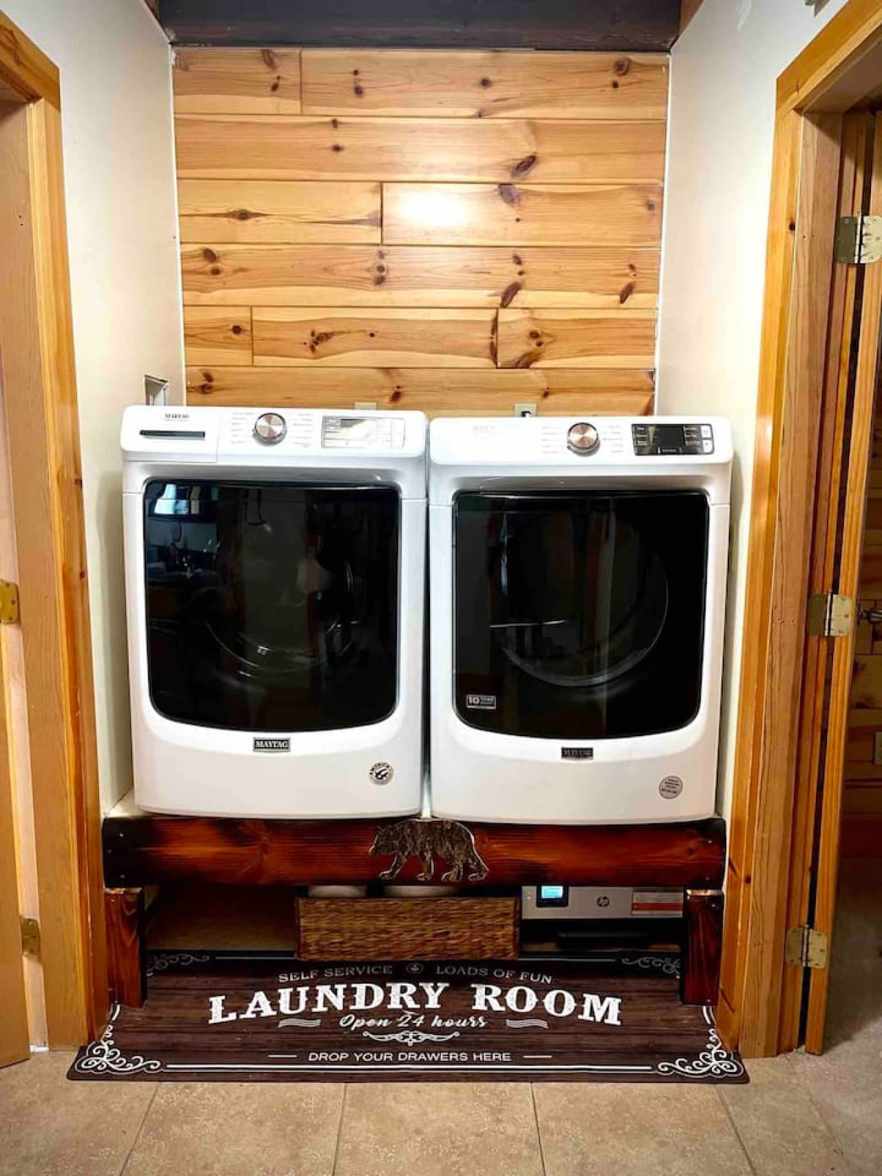 Full washer and dryer. 
Laundry detergent and dryer sheets  included with your stay