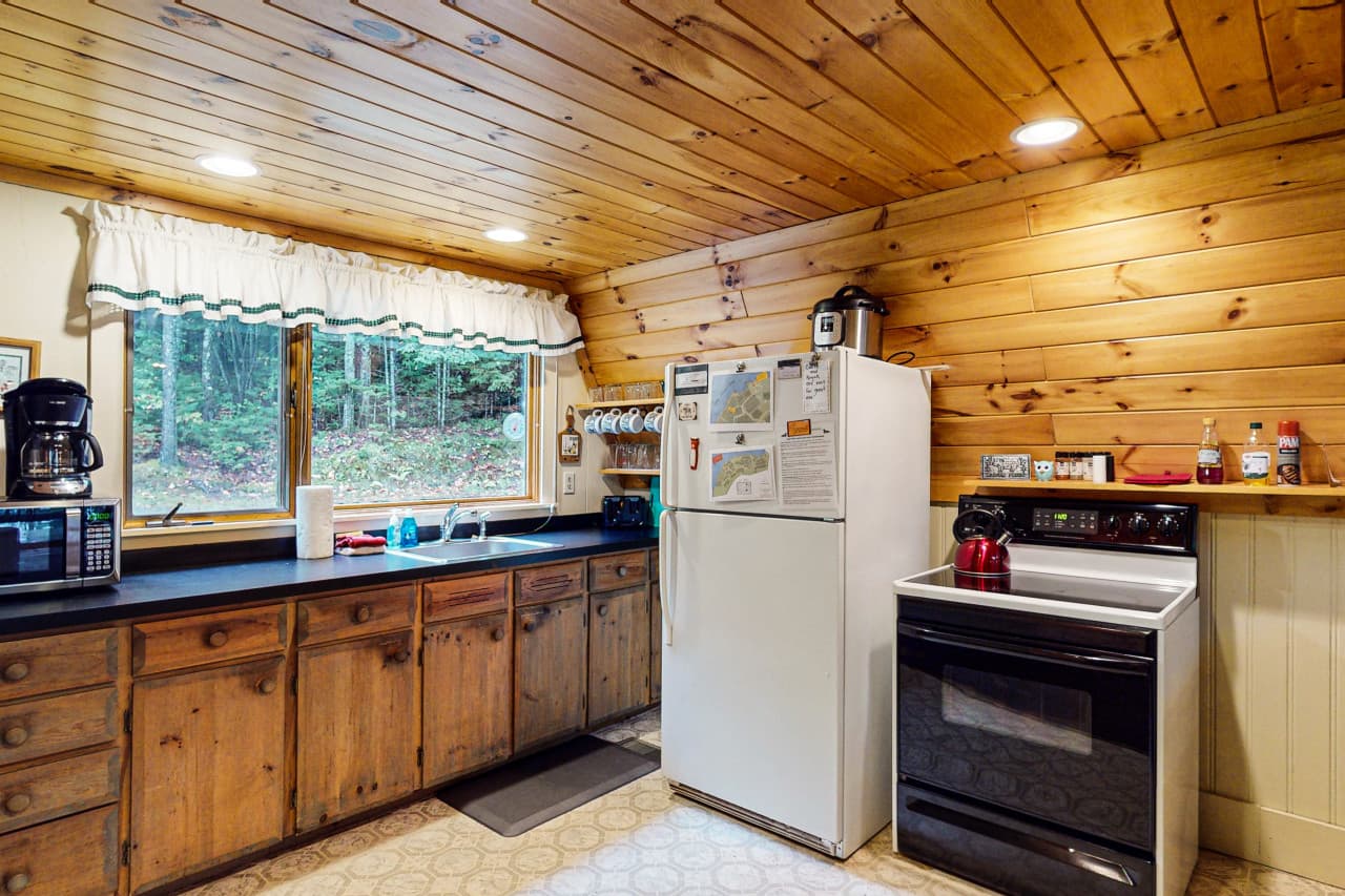 Kitchen 4.jpeg