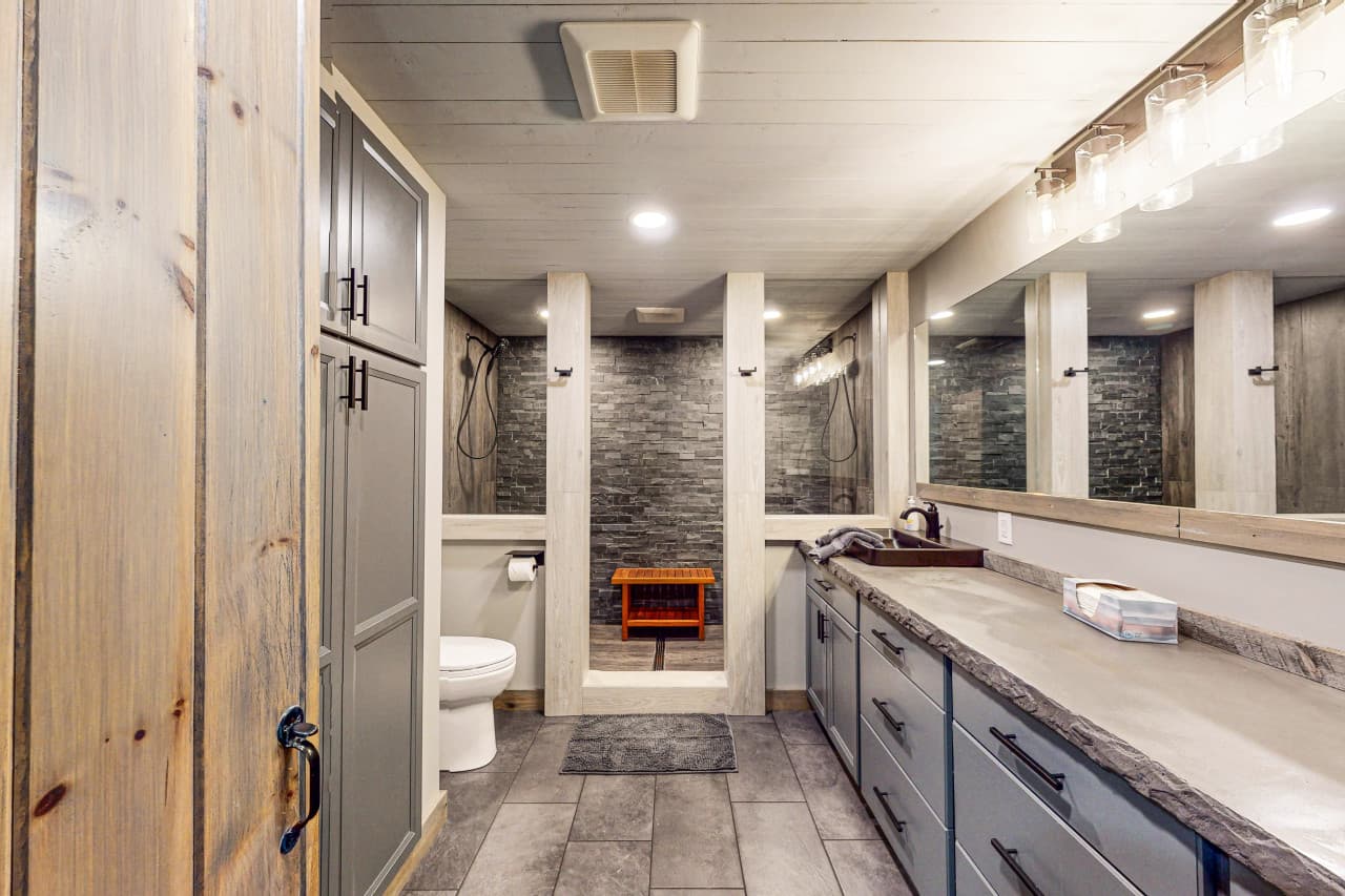 Floor 1 Bath ONE 4.jpeg