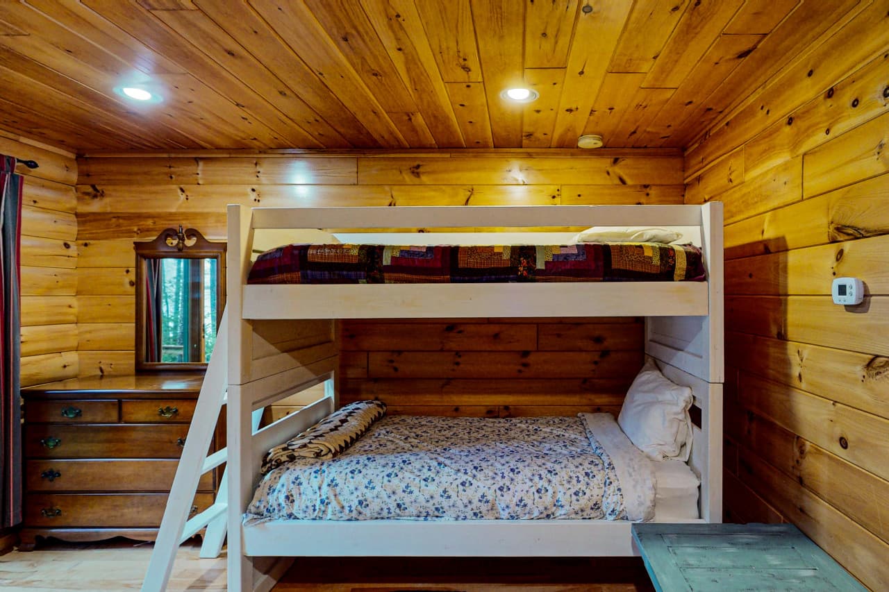 Bunk Room 2.jpeg