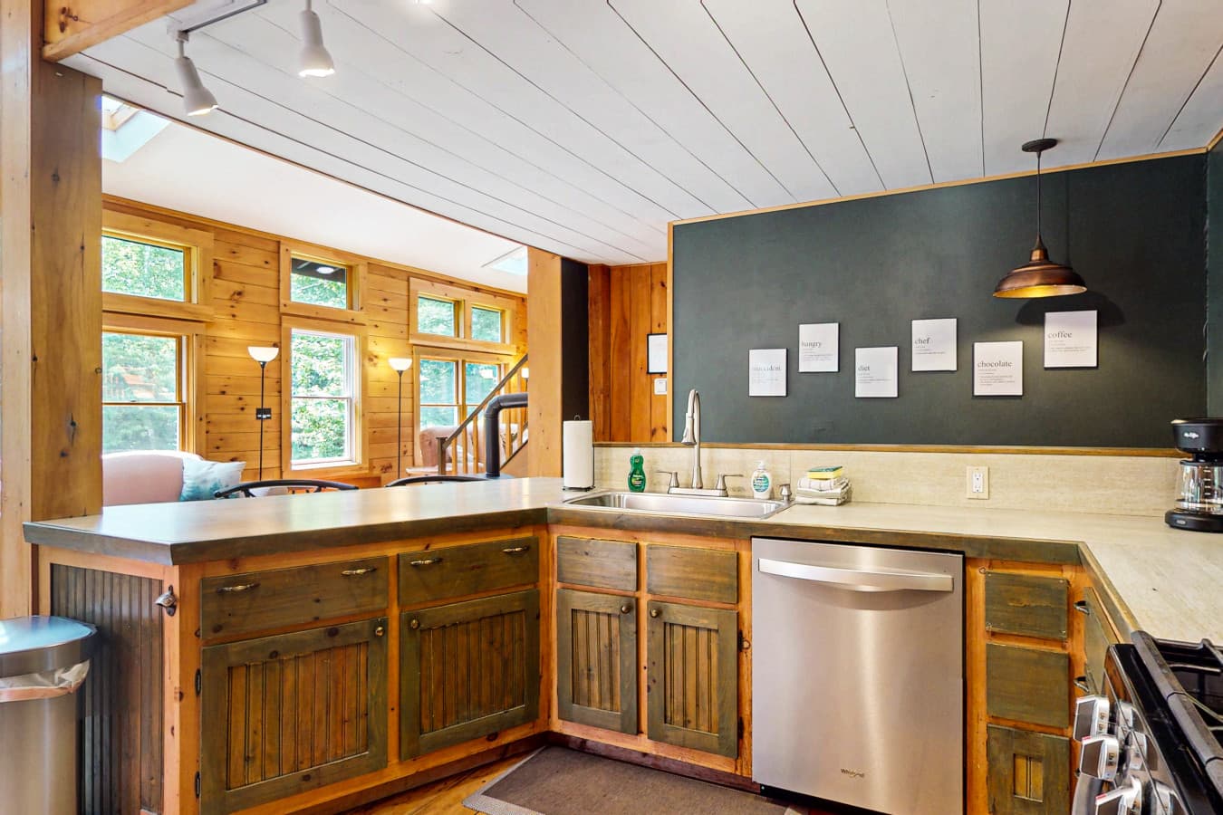 Kitchen 3.jpeg