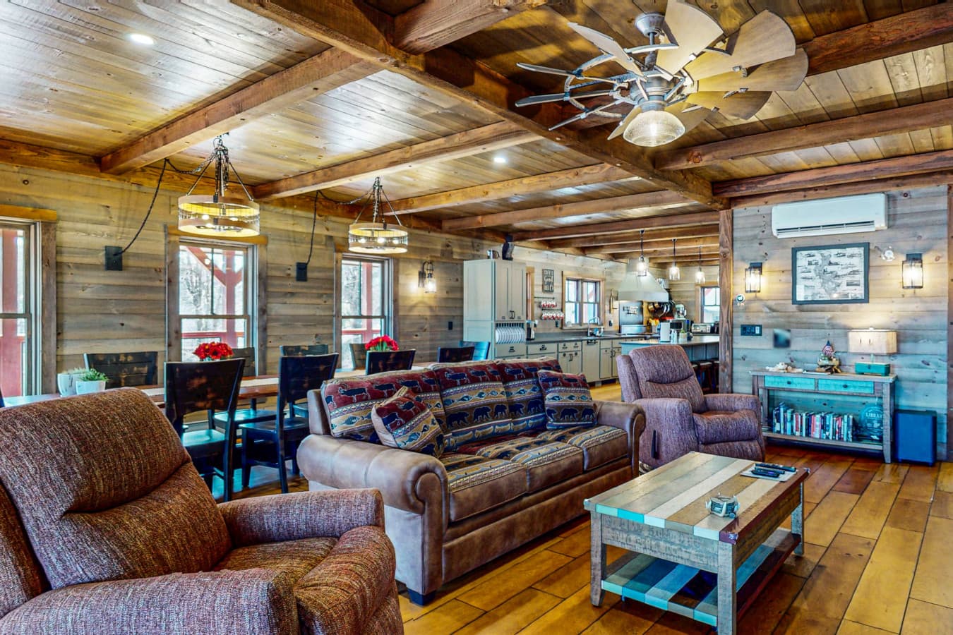Living Room 3.jpeg