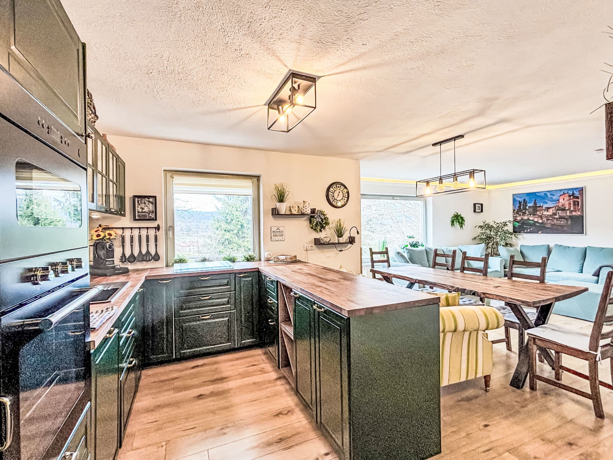 Kitchen / Dining Room