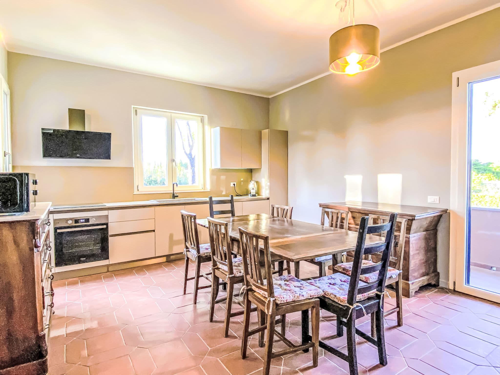 Kitchen / Dining Room
