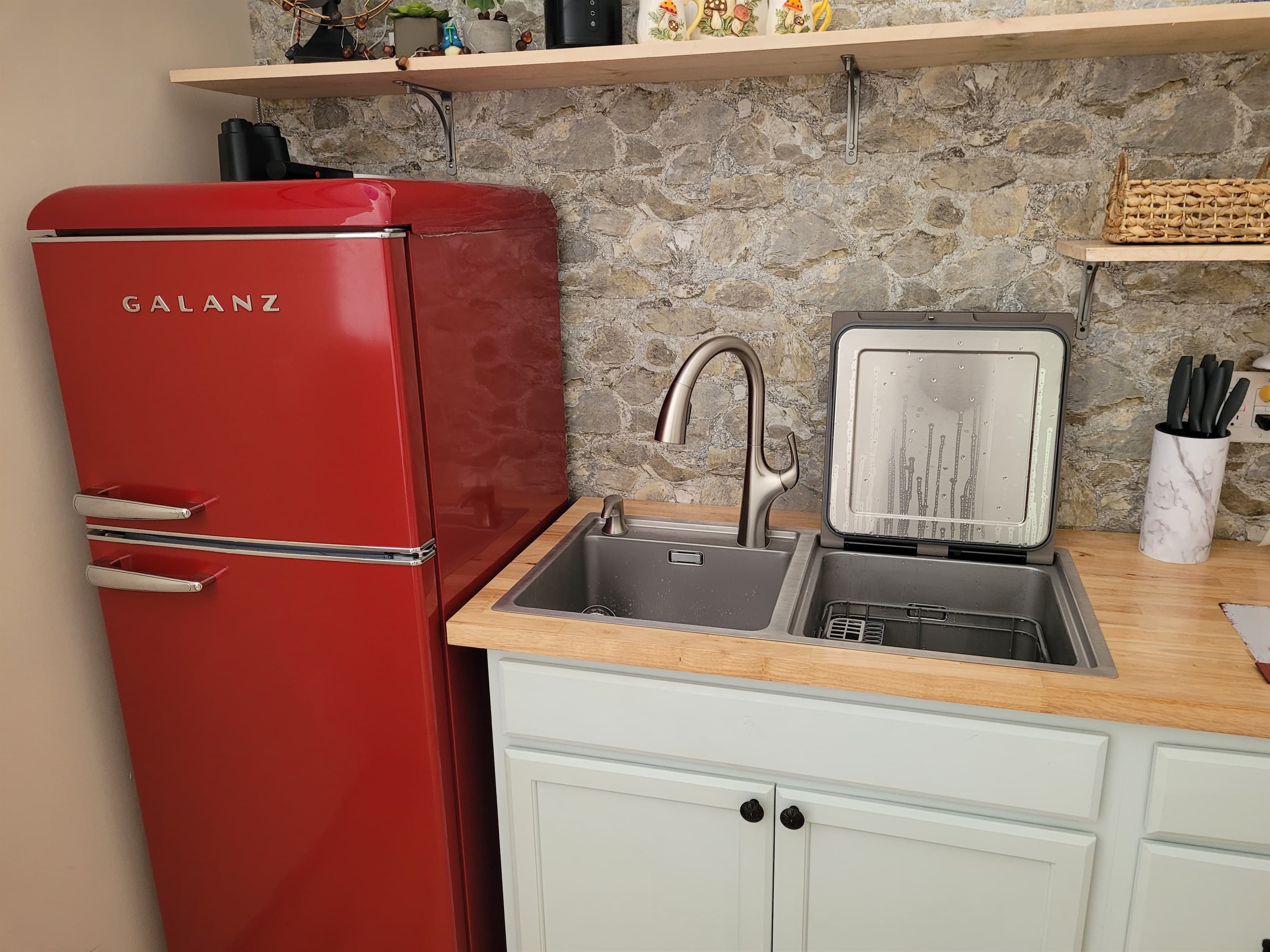 Efficient fridge with freezer