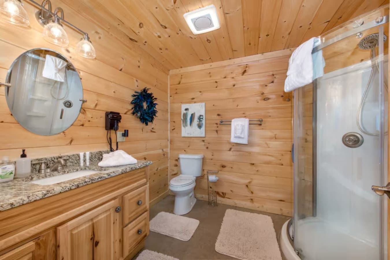 Country Clean: A second full bathroom offering convenience and style for the whole family.