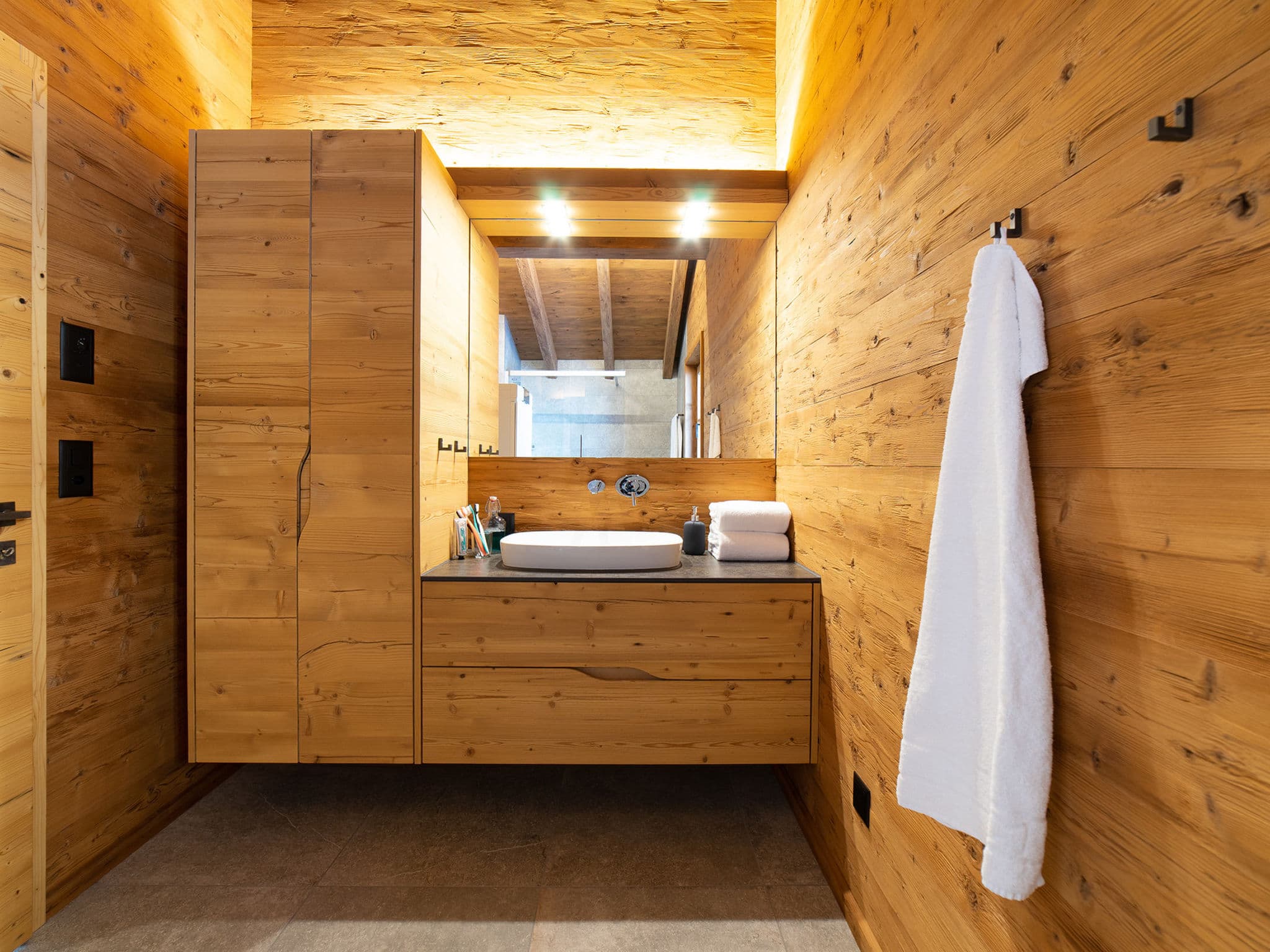Bathroom / Wellness