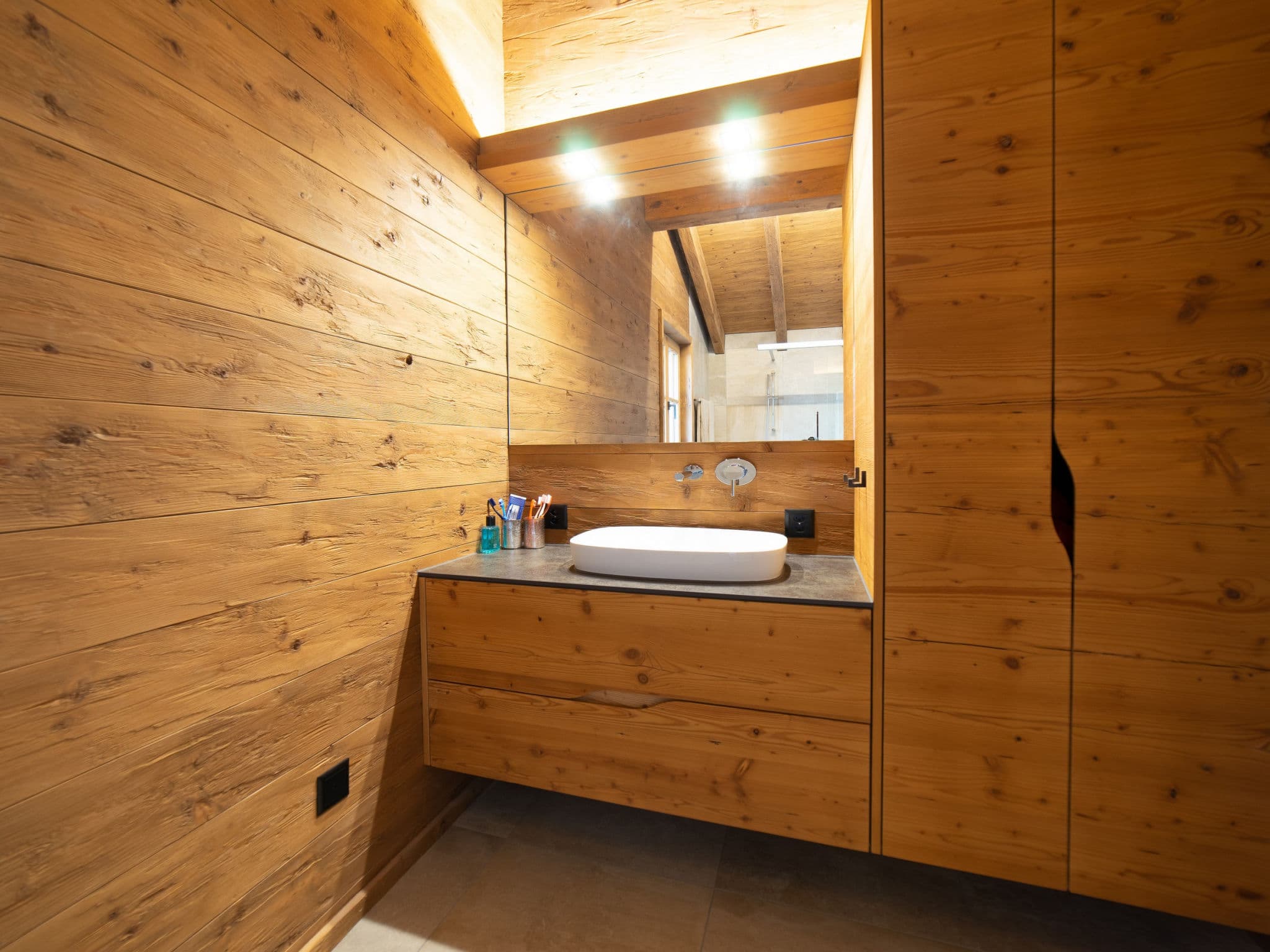 Bathroom / Wellness