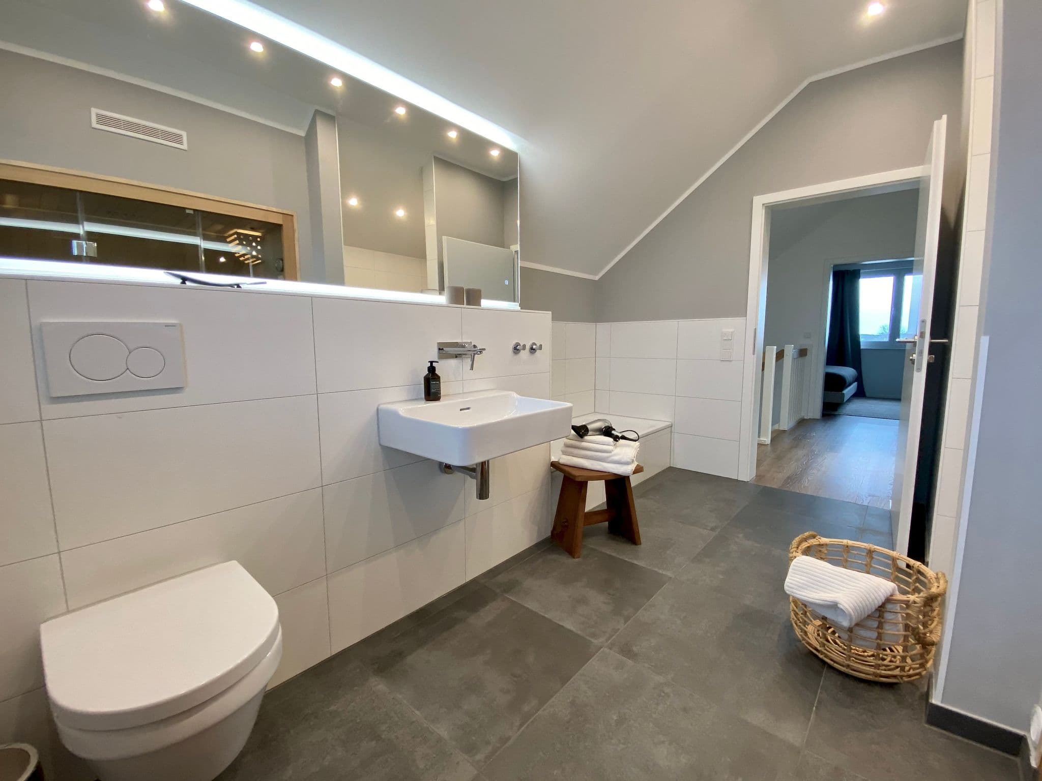 Bathroom / Wellness