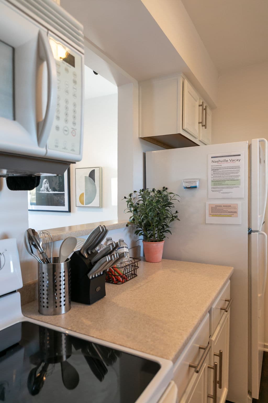 Fully equipped kitchen for eating in