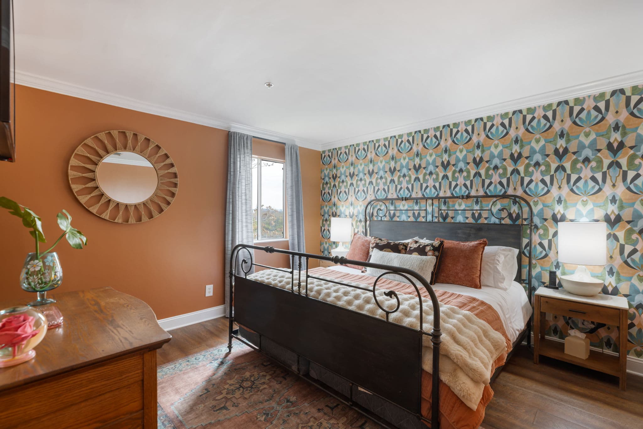 Cozy king size bed