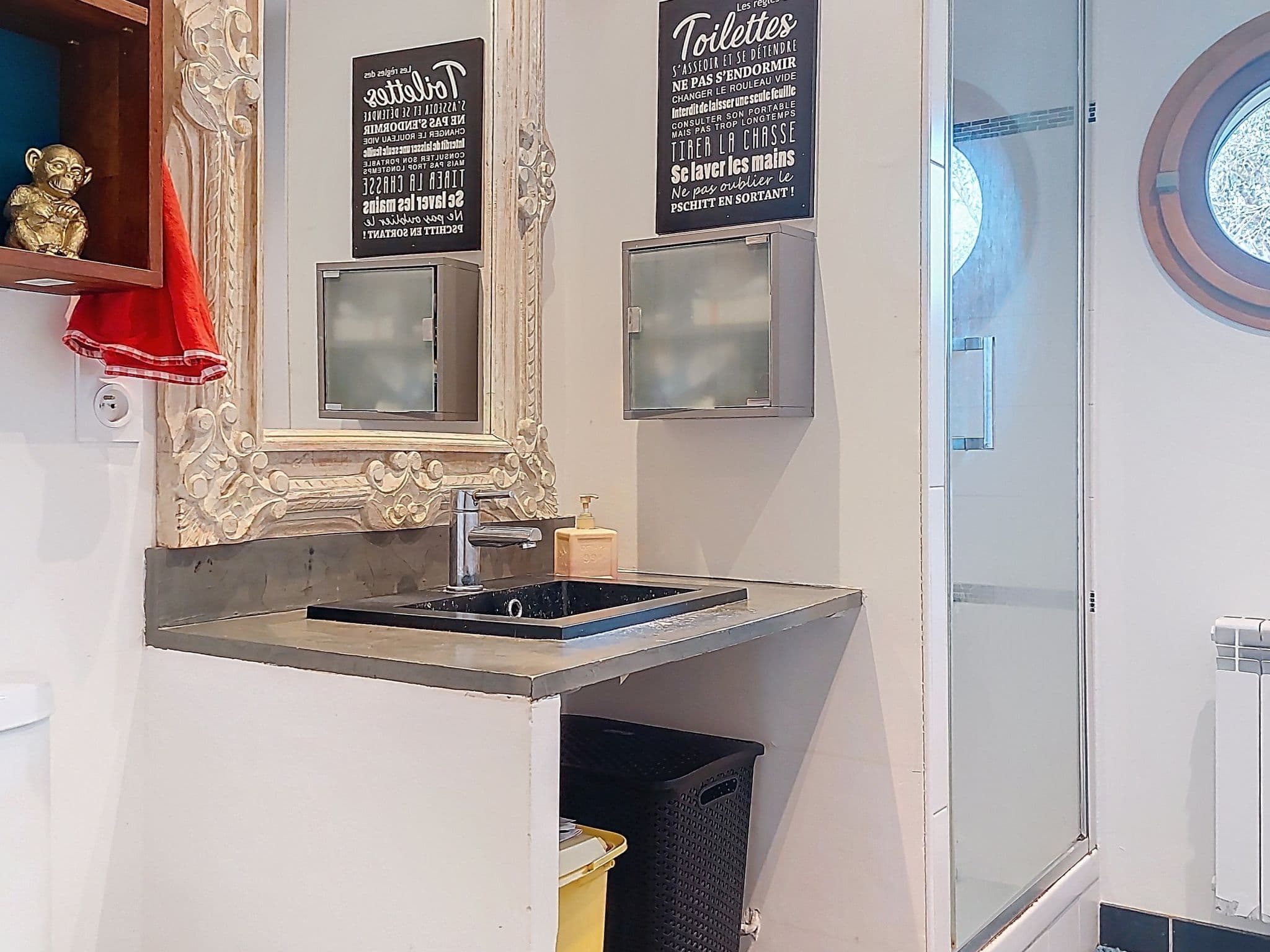 Bathroom / Wellness