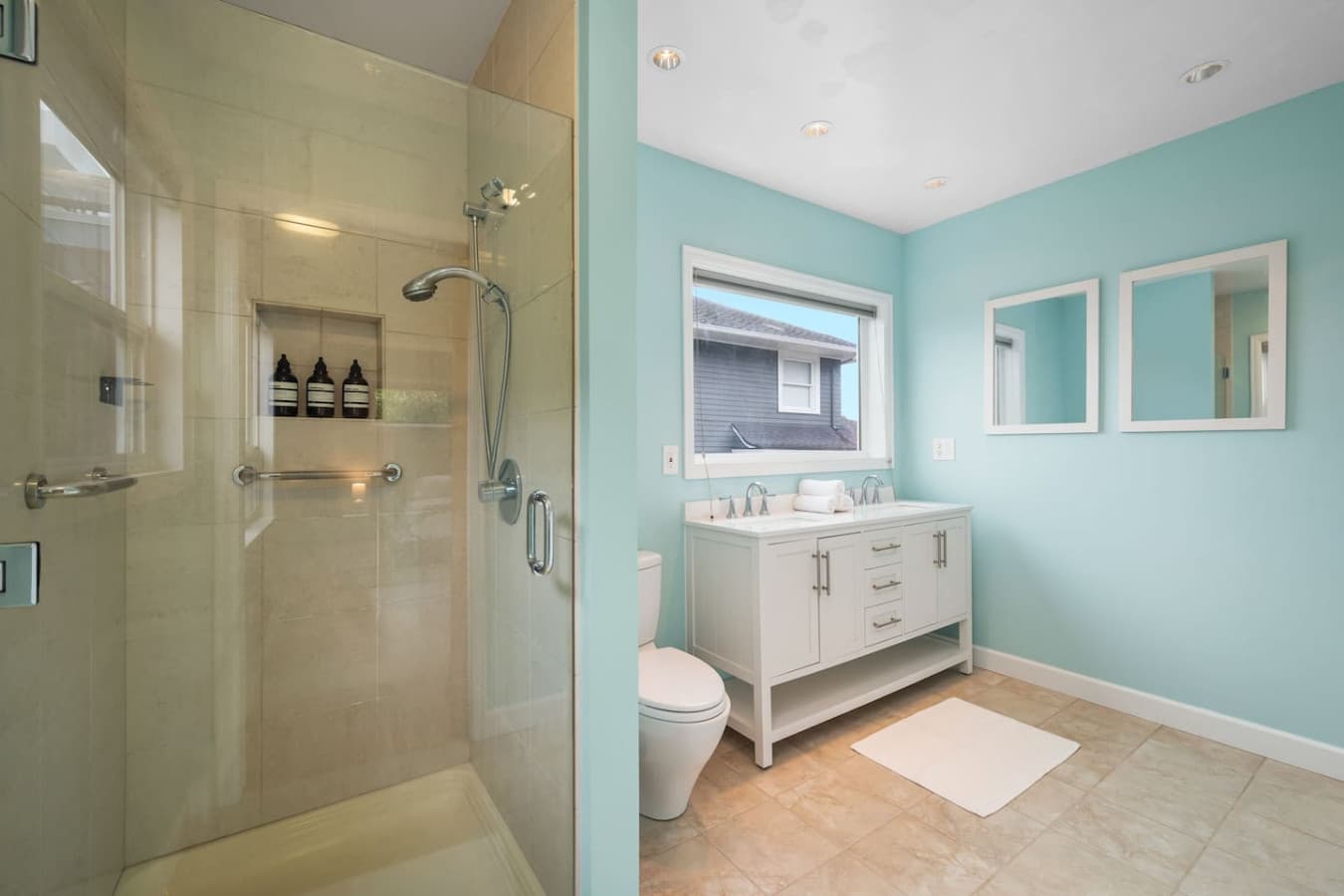 MAIN FLOOR BATHROOM: Complimentary essentials such as shampoo, conditioner, and soap are provided, ensuring a refreshing and hassle-free stay.