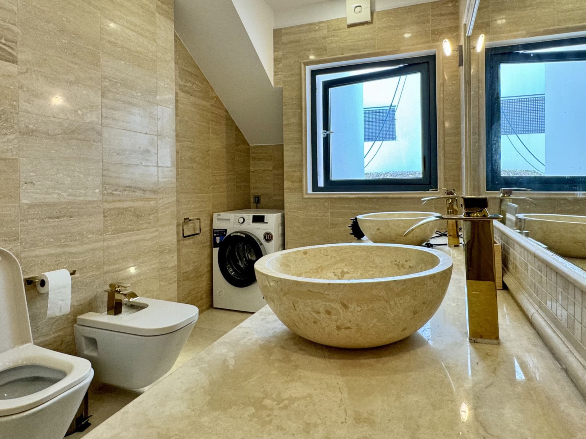 Bathroom / Wellness