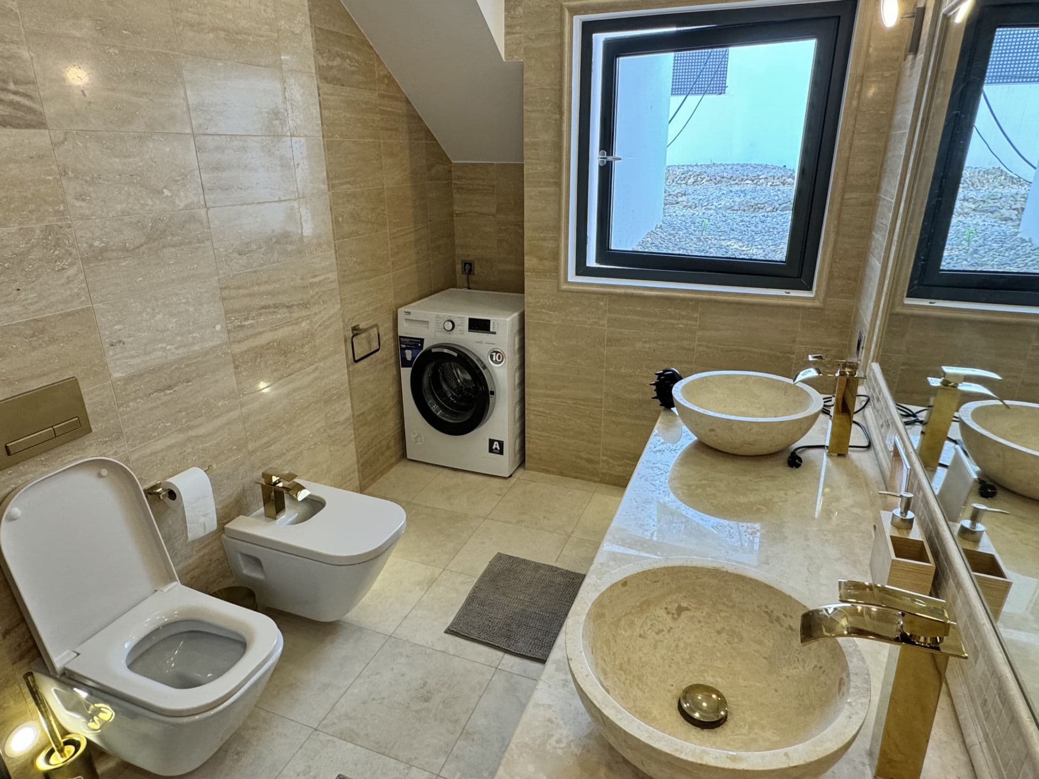 Bathroom / Wellness