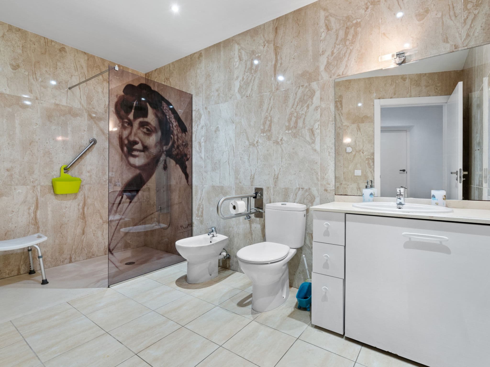Bathroom / Wellness