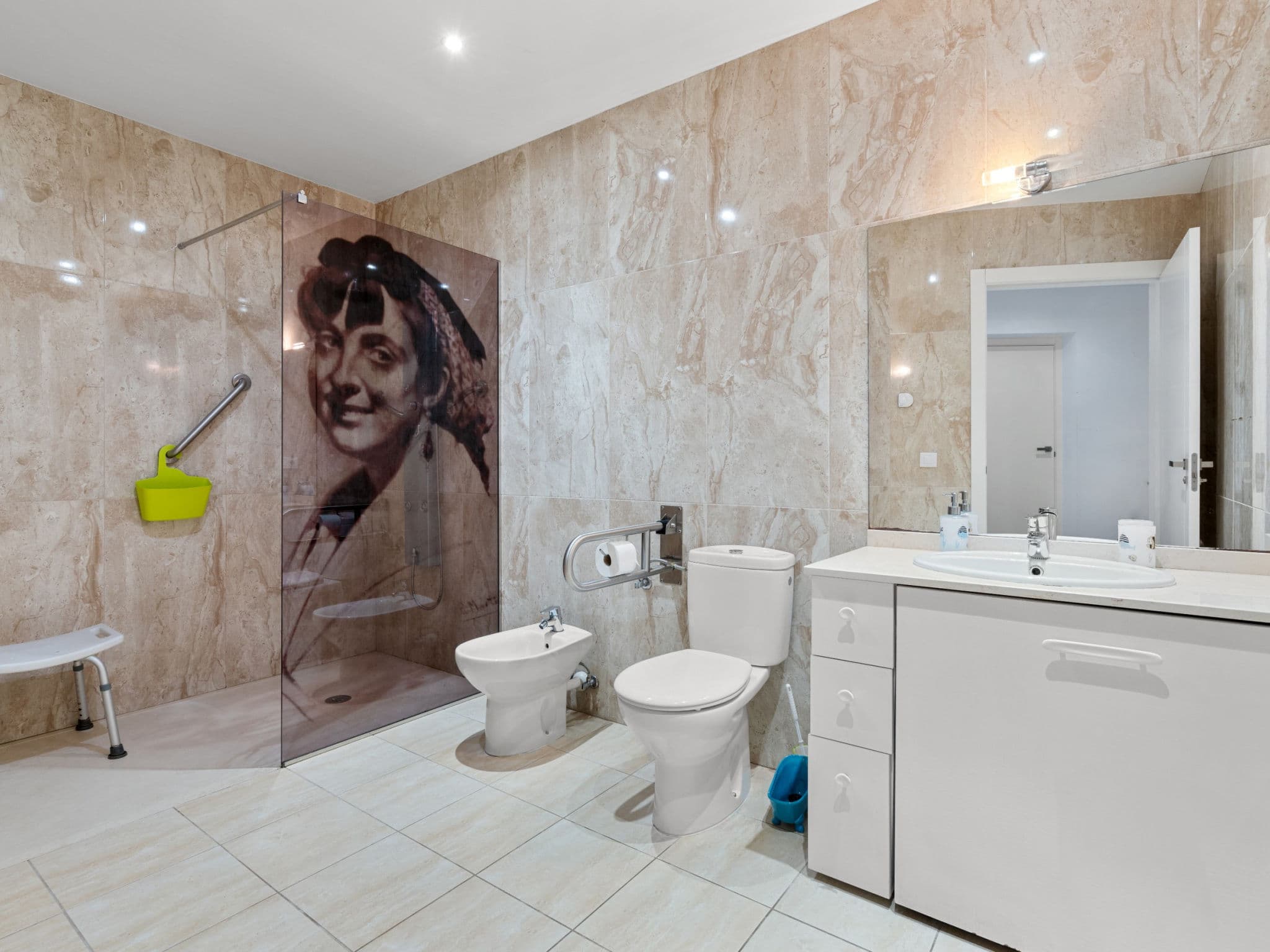 Bathroom / Wellness