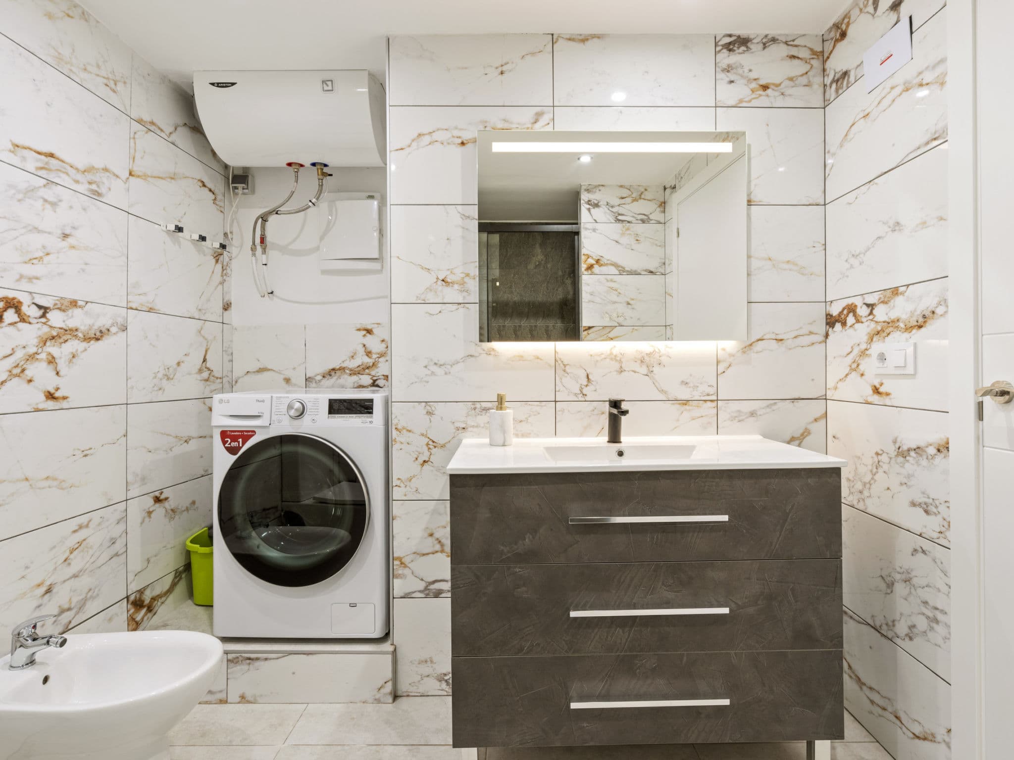 Bathroom / Wellness