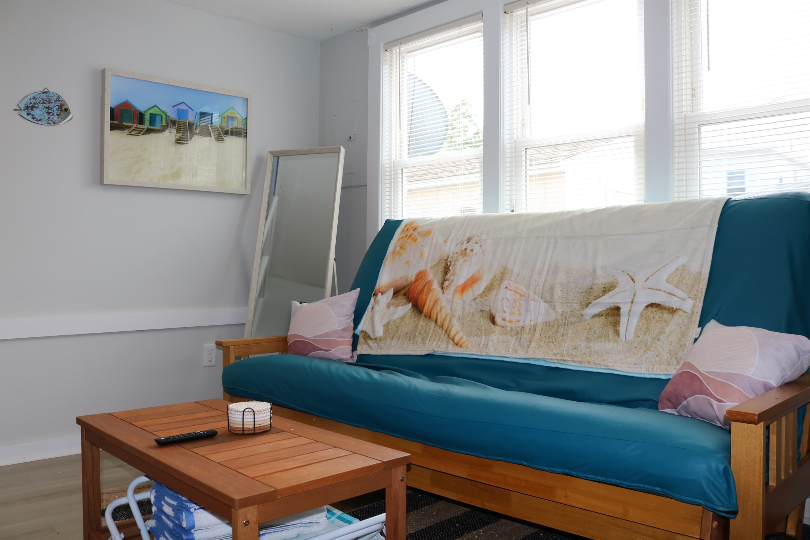 also in the living room is a easel full size mirror, so you know just how good you look before you head out for a night on the town.