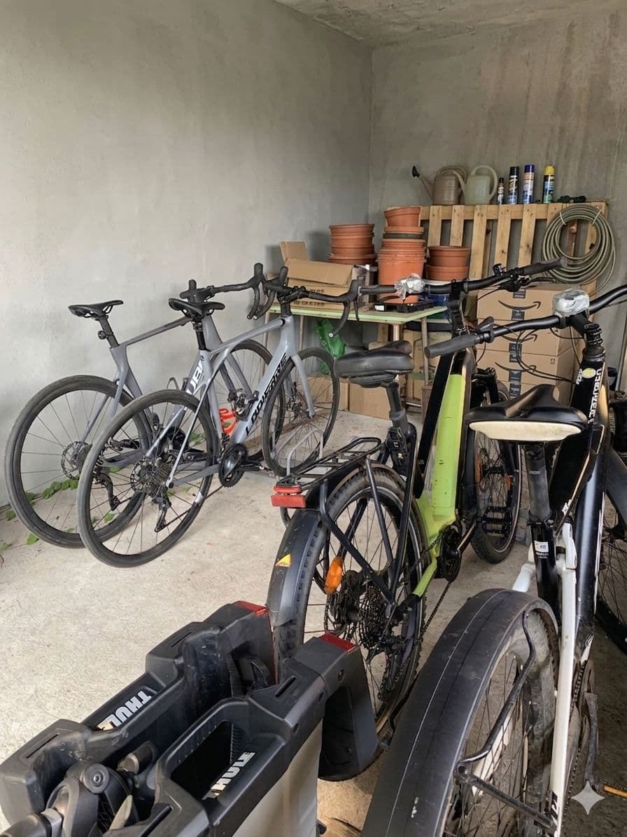 Fahrrad Parkplatz Lago Maggiore Unterkunft Bike Cannero Riviera