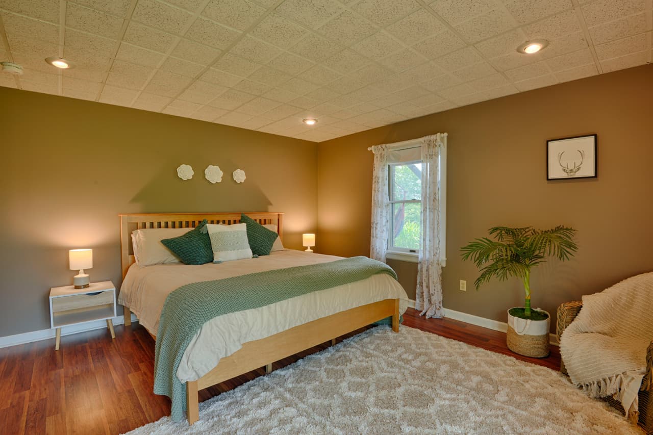 Secondary Master King Bed