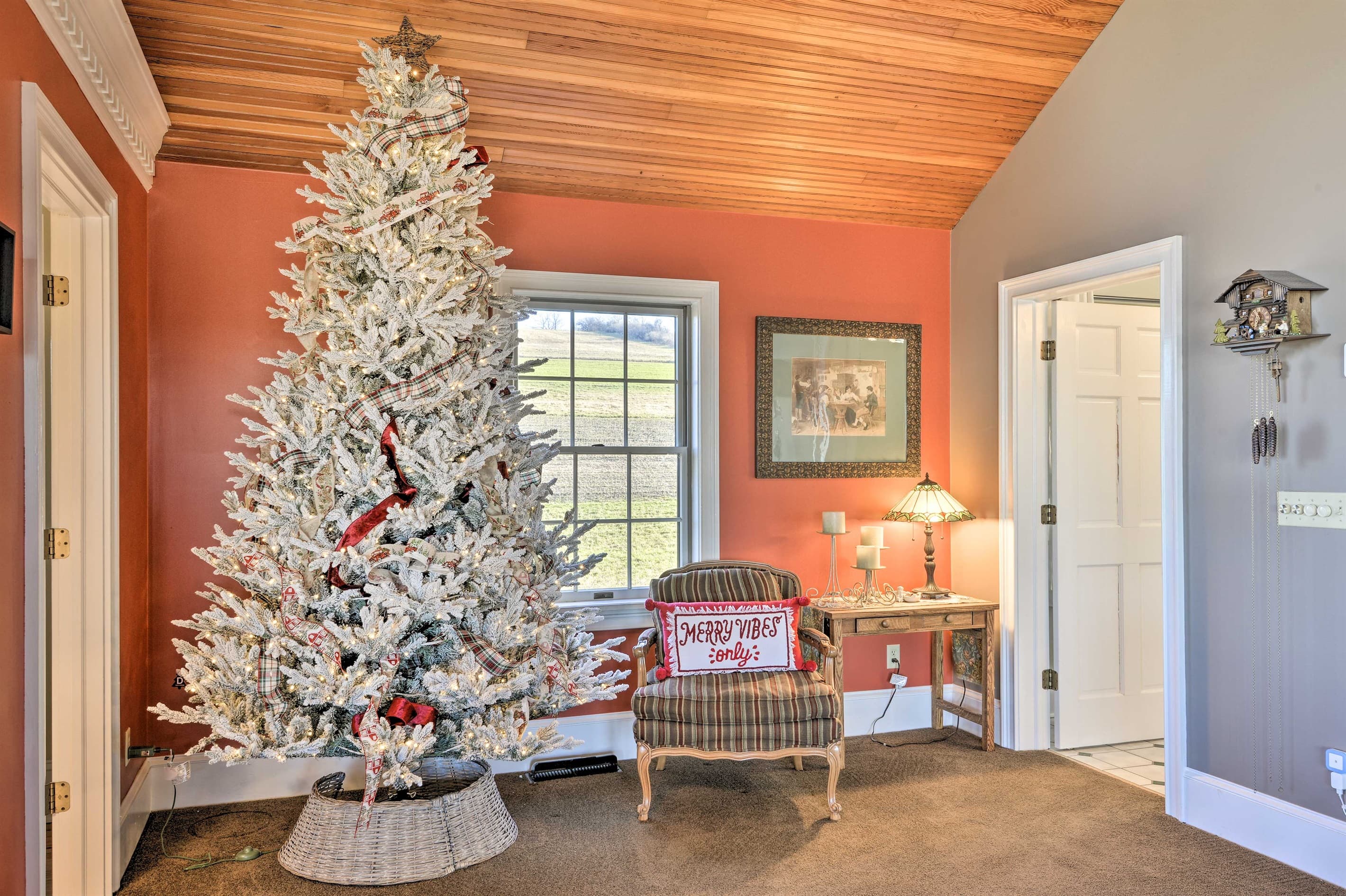 Seasonal Décor
