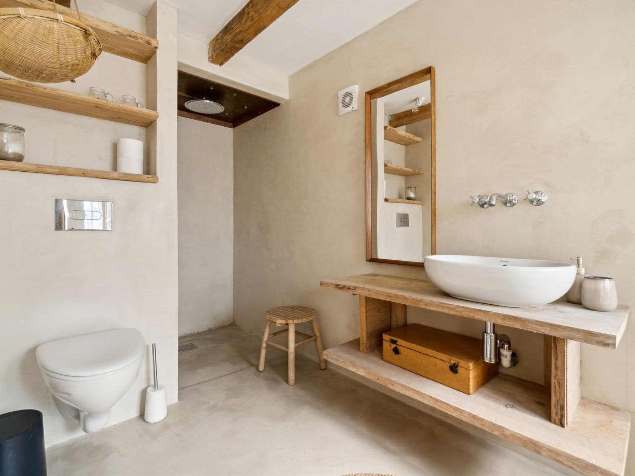 Bathroom / Wellness
