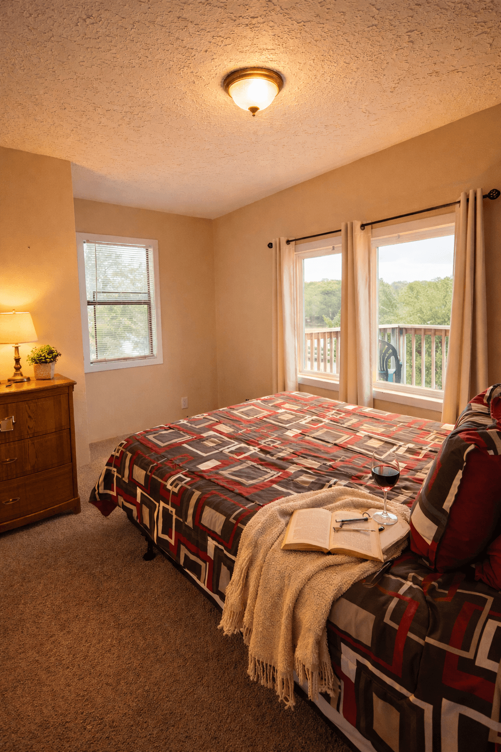 Queen Bedroom 4