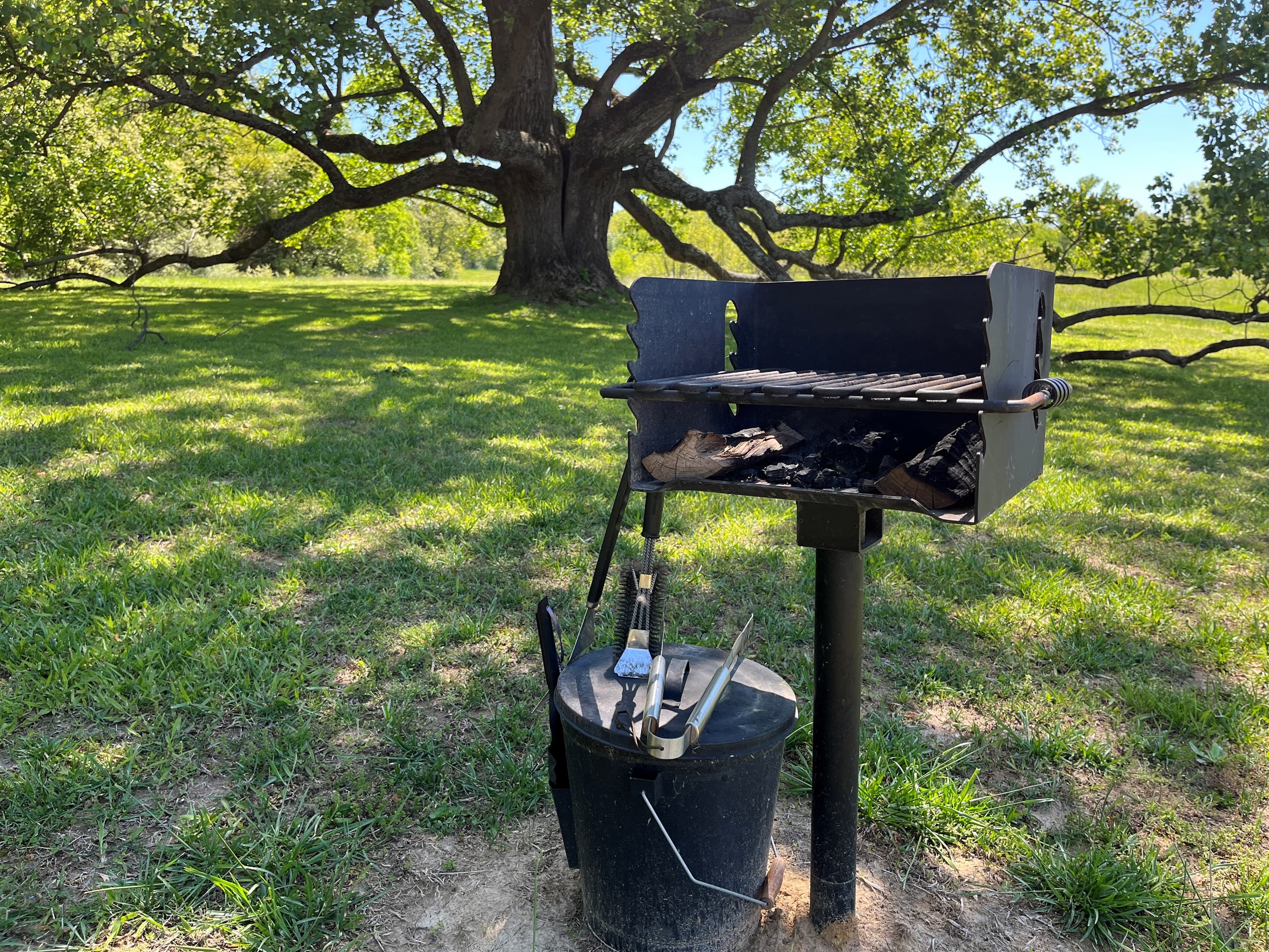 Charcoal campfire grill