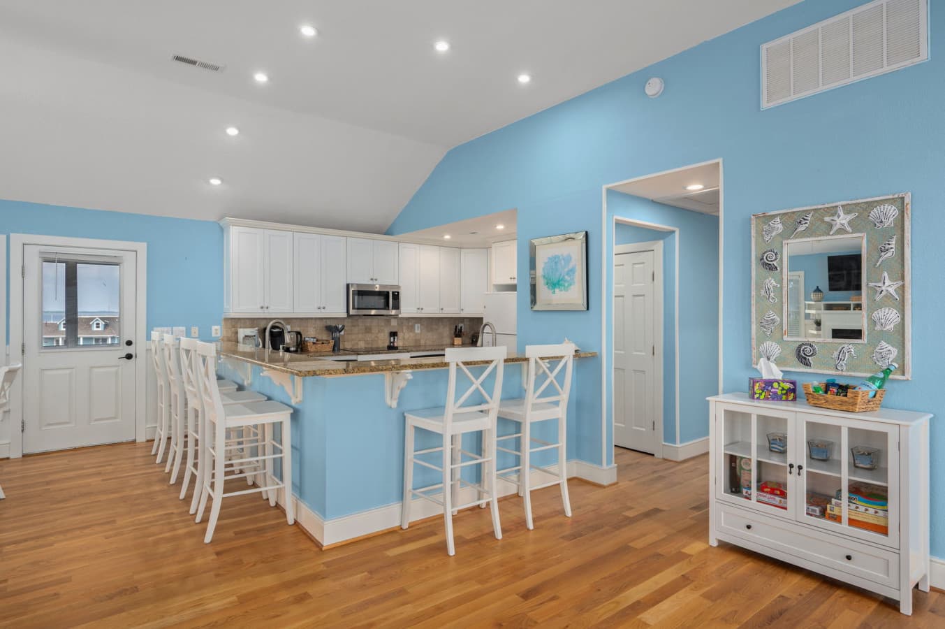 16-web-or-mls-1056-Beacon-Hill-TL-Kitchen.jpg
