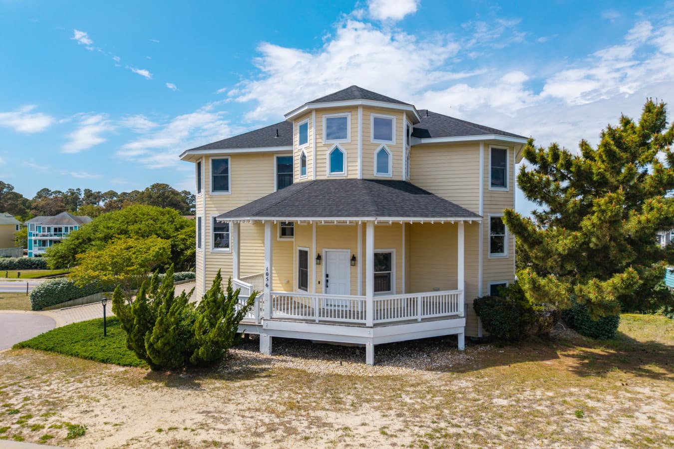 4-web-or-mls-1056-Beacon-Hill-Front-Exterior-V4.jpg