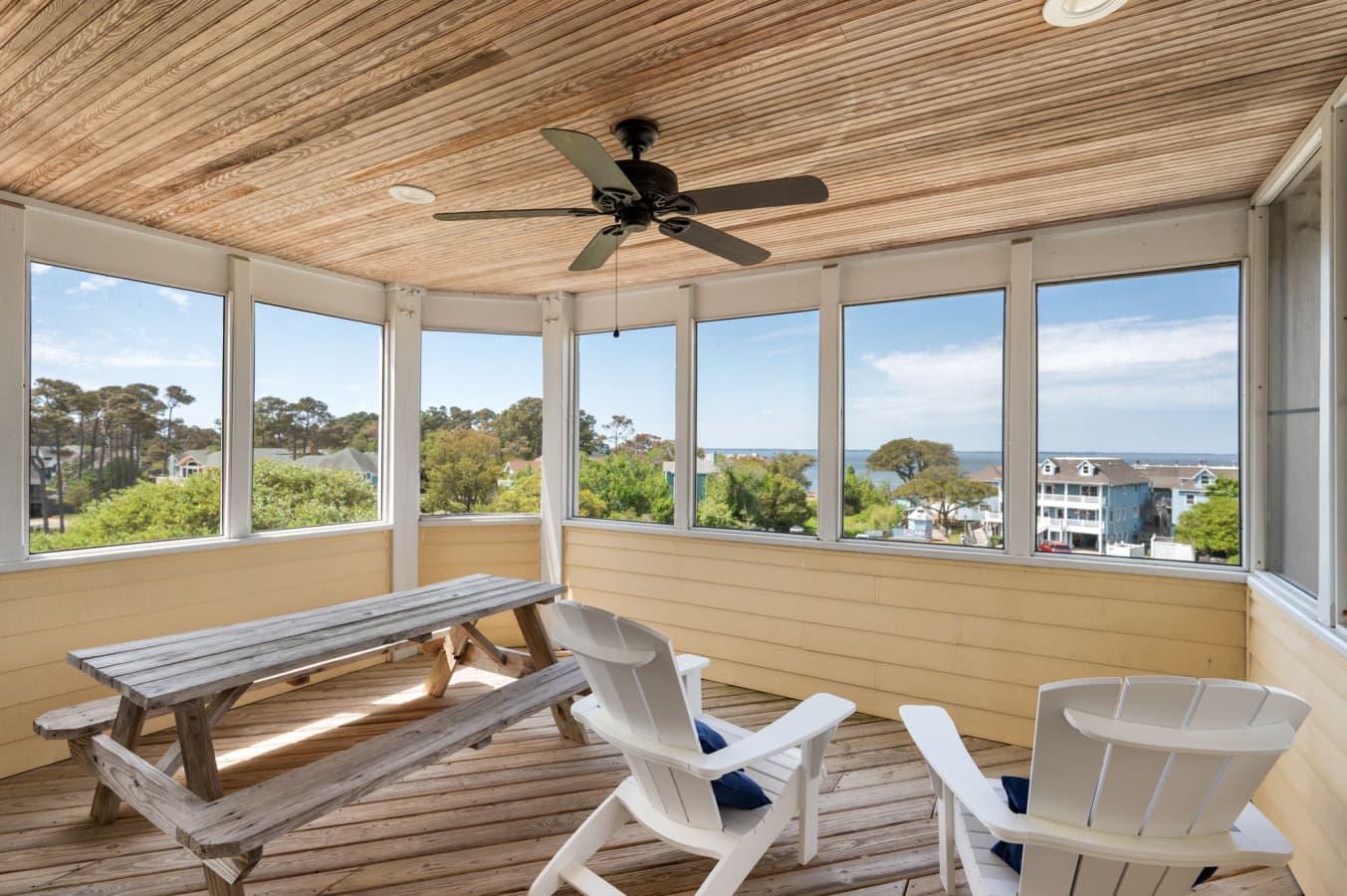 20-web-or-mls-1056-Beacon-Hill-TL-Screened-Porch.jpg