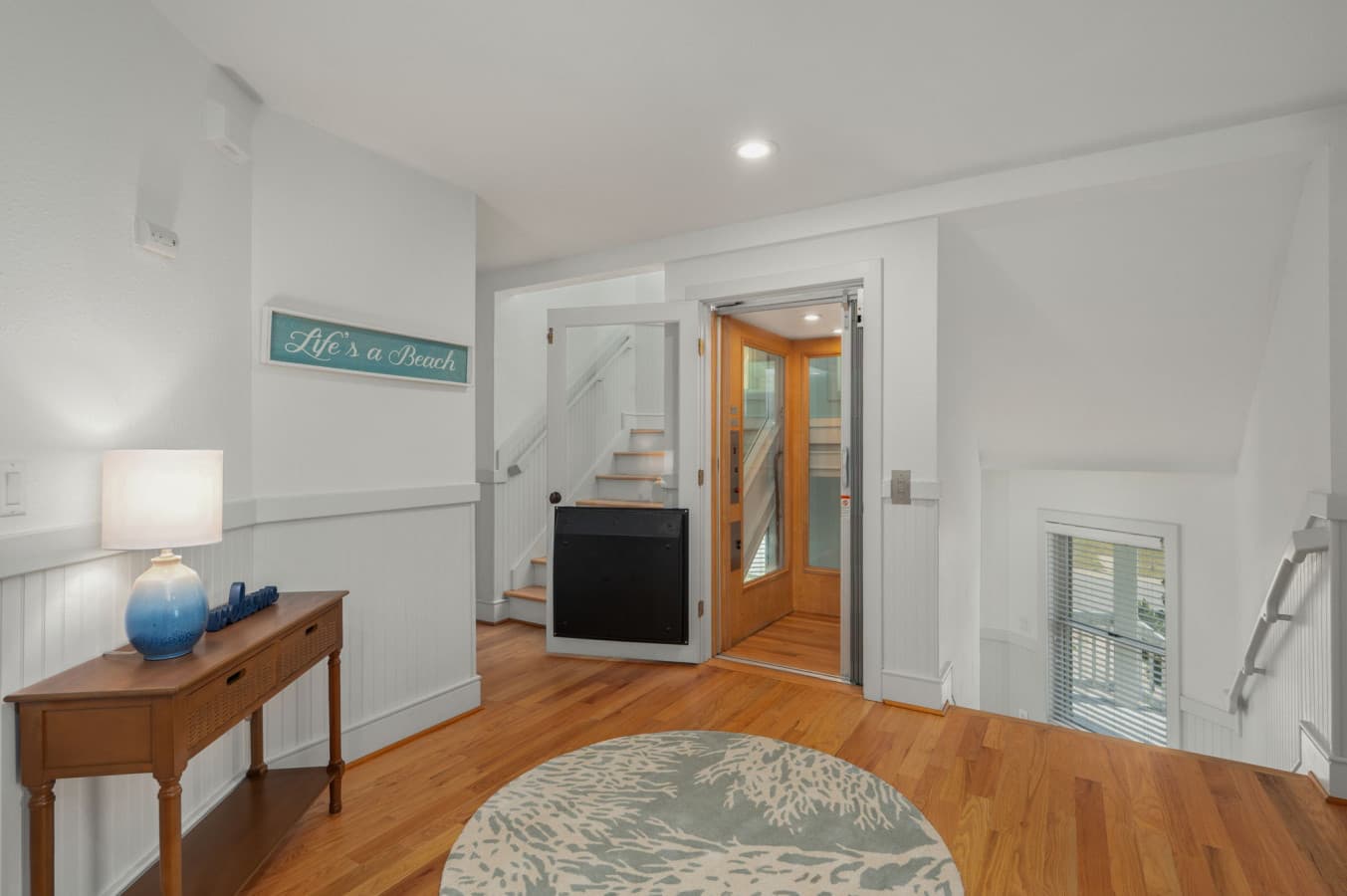 40-web-or-mls-1056-Beacon-Hill-ML-Foyer-V2.jpg
