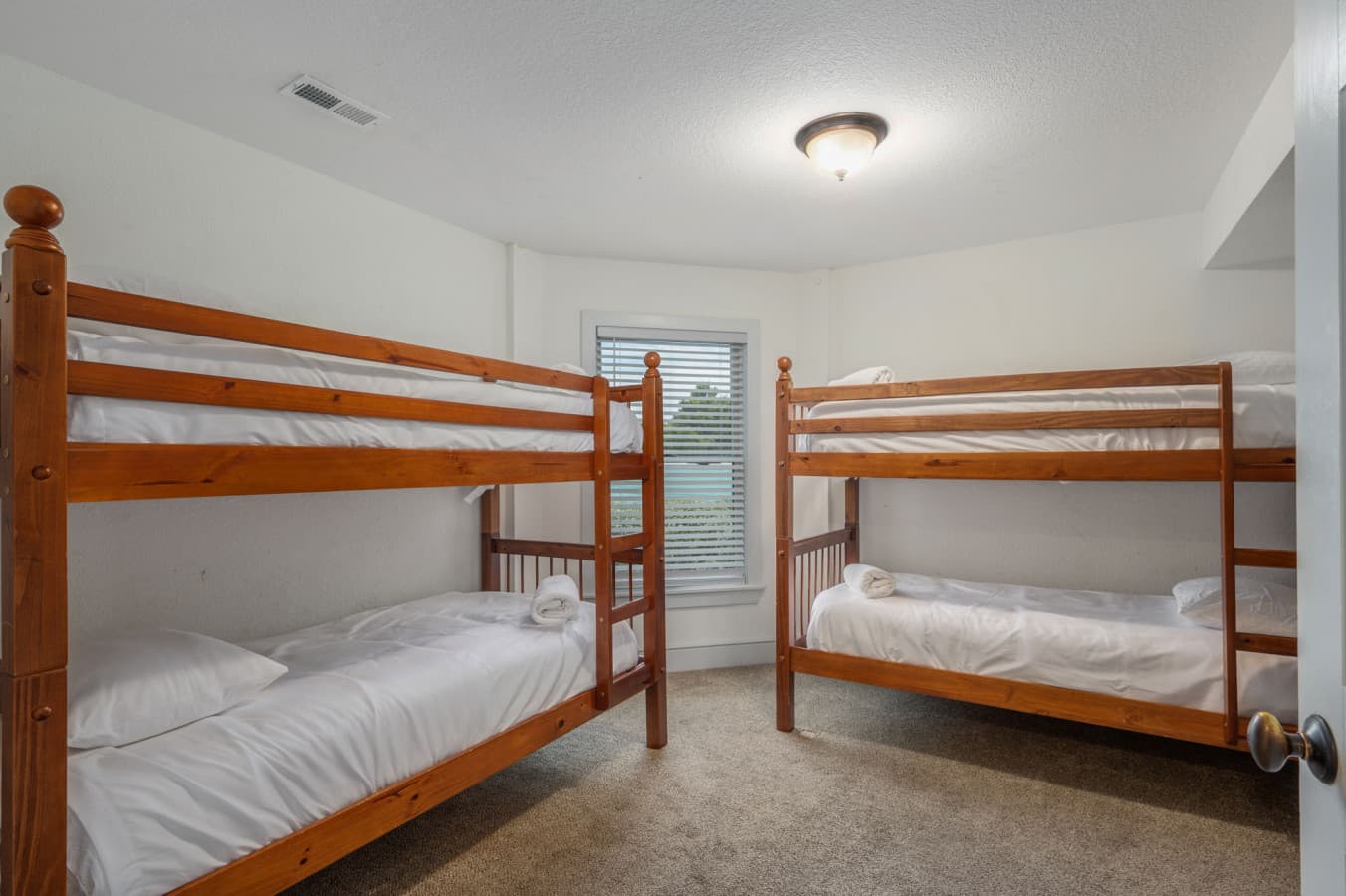 65-web-or-mls-1056-Beacon-Hill-BL-BR1.jpg