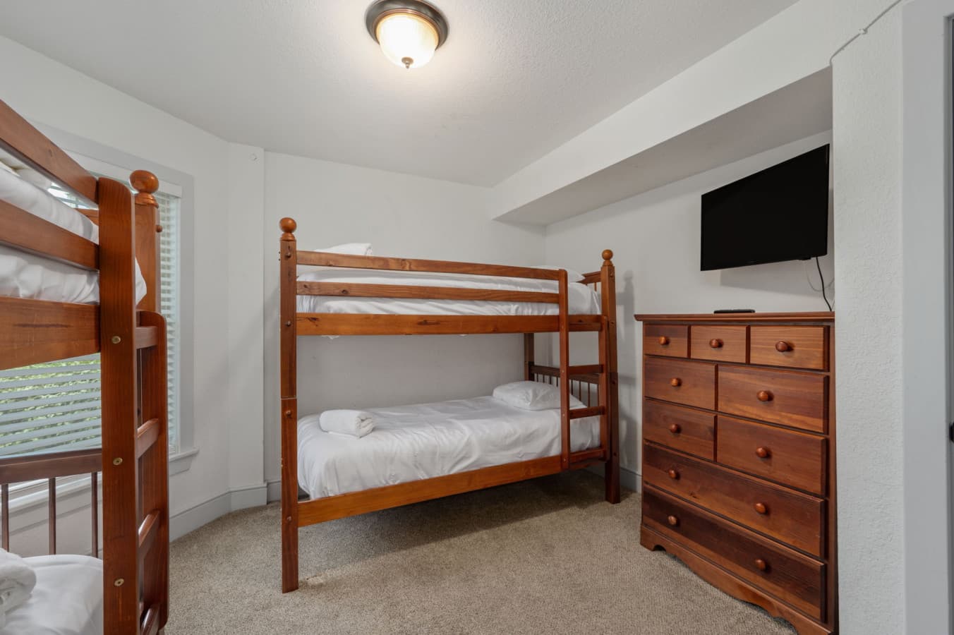 66-web-or-mls-1056-Beacon-Hill-BL-BR1-V2.jpg