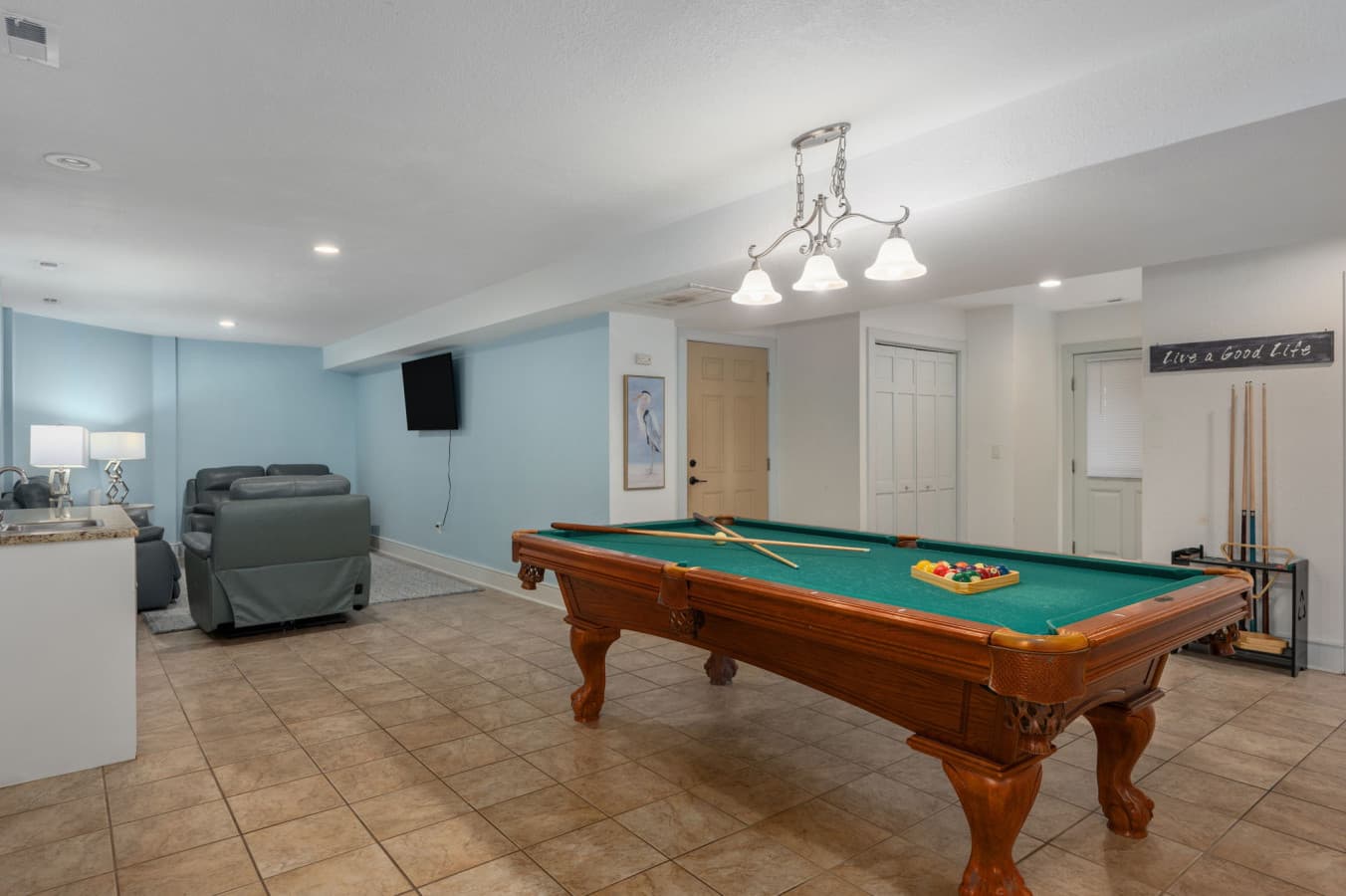 69-web-or-mls-1056-Beacon-Hill-BL-Rec-V3.jpg