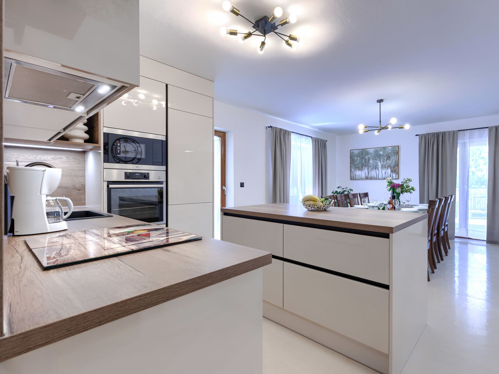 Kitchen / Dining Room