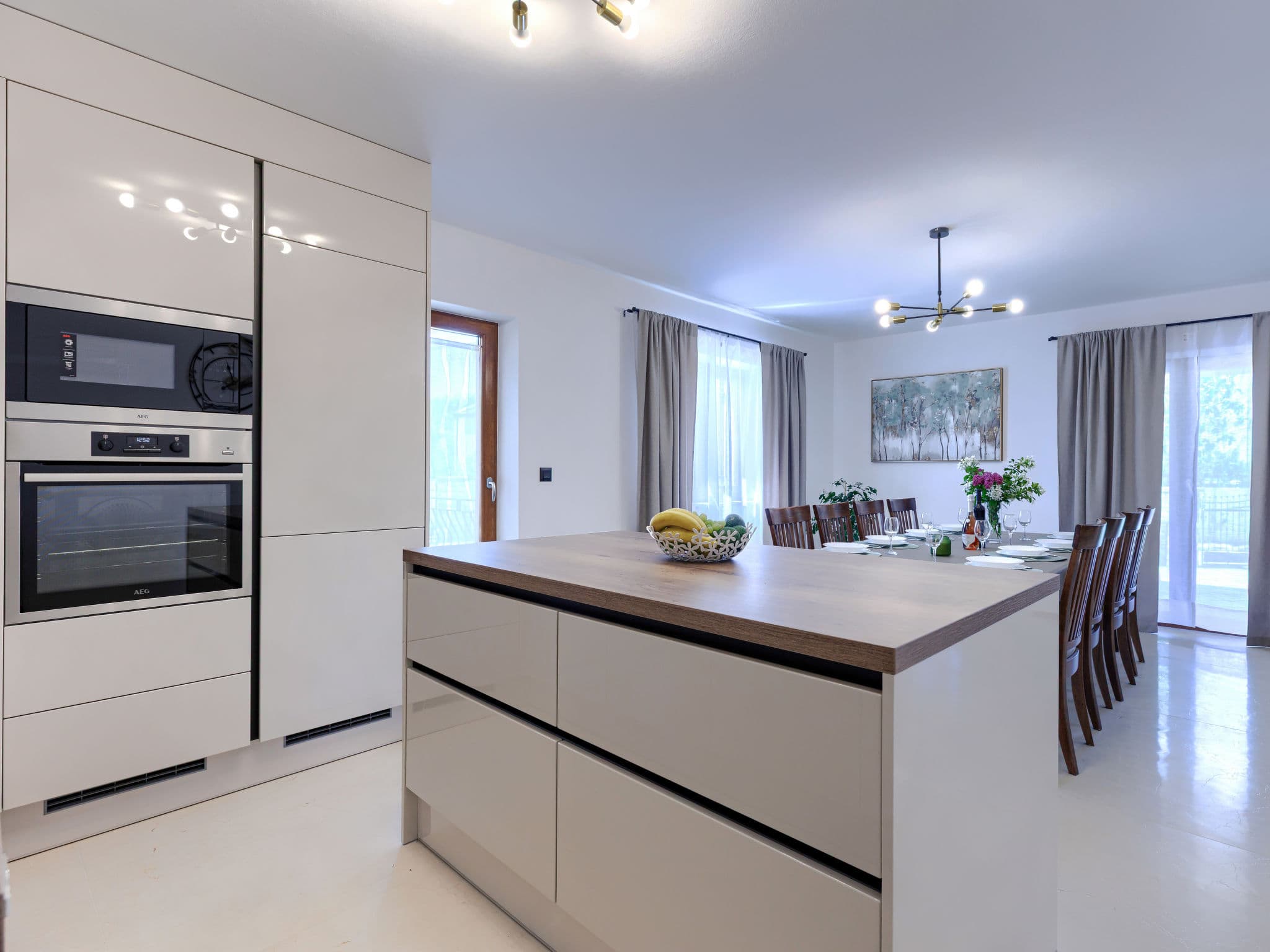 Kitchen / Dining Room