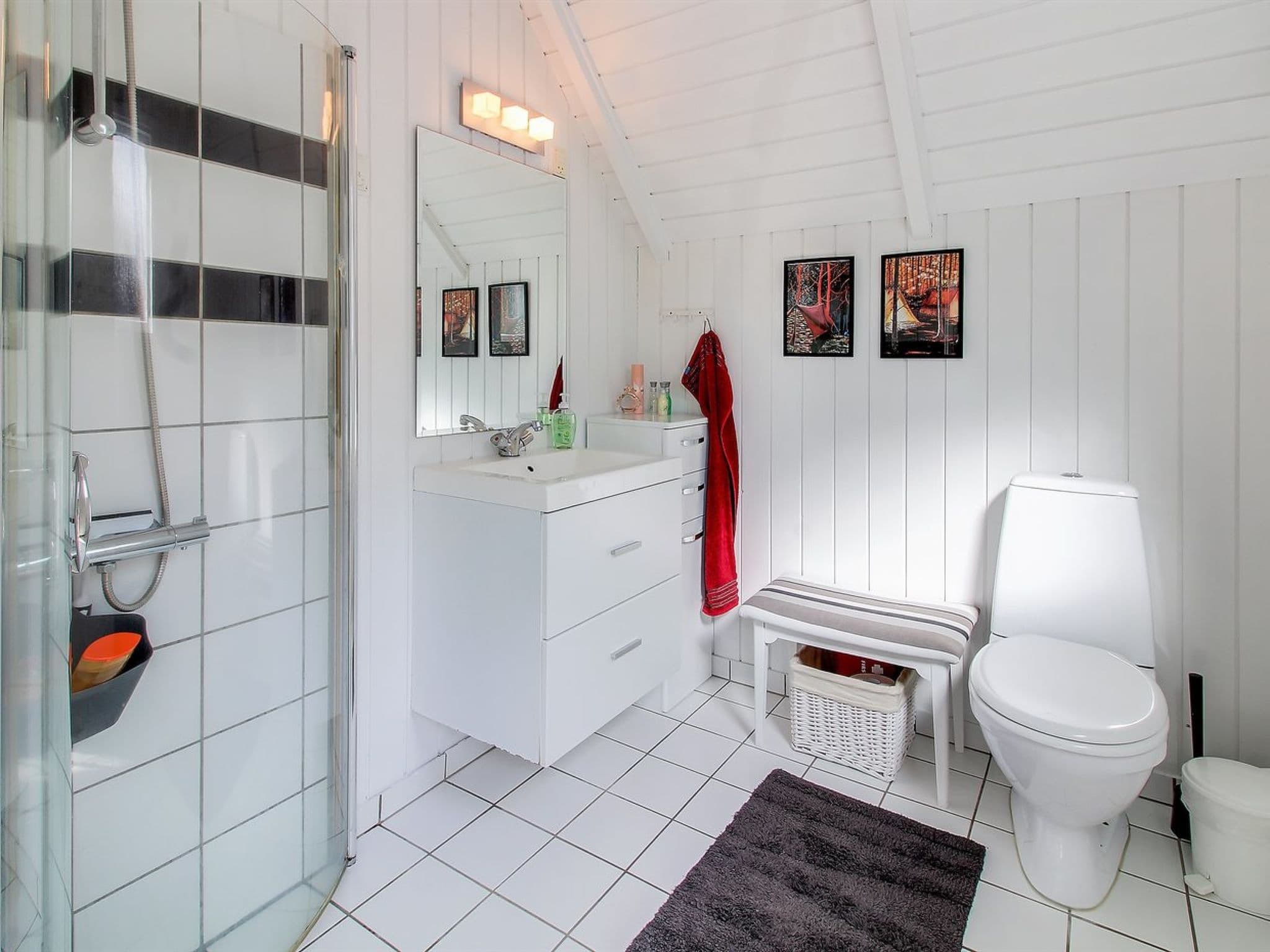 Bathroom / Wellness