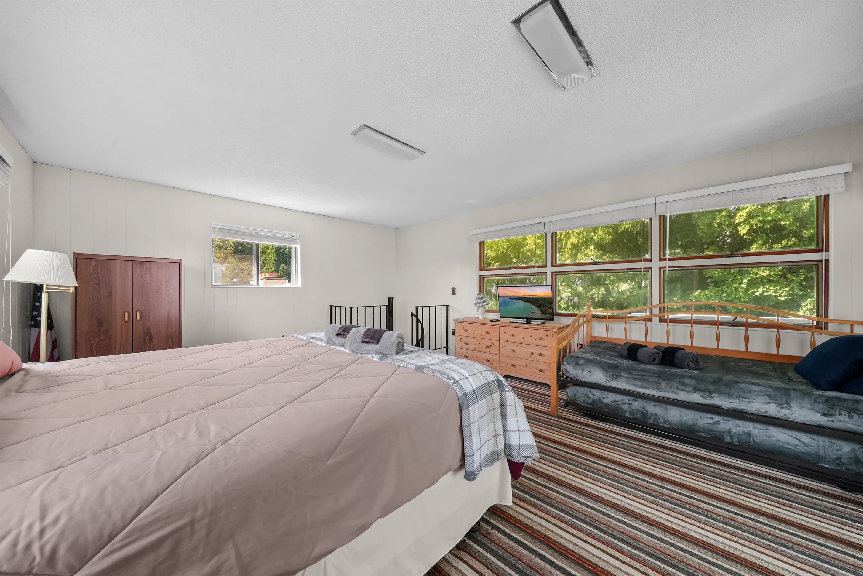 Main Bedroom - Facing Lake(2nd Floor)