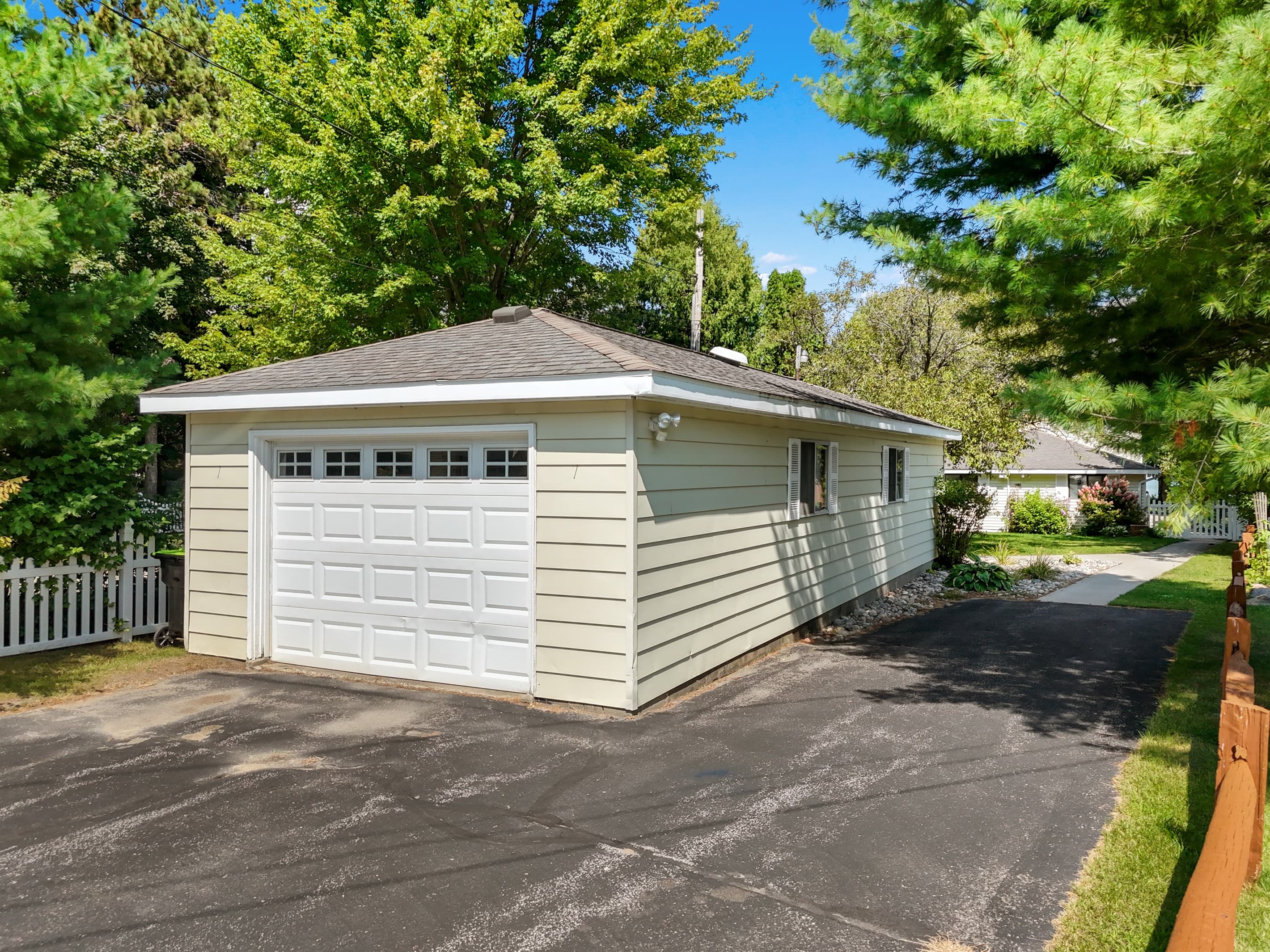 Garage(Not Accessible)