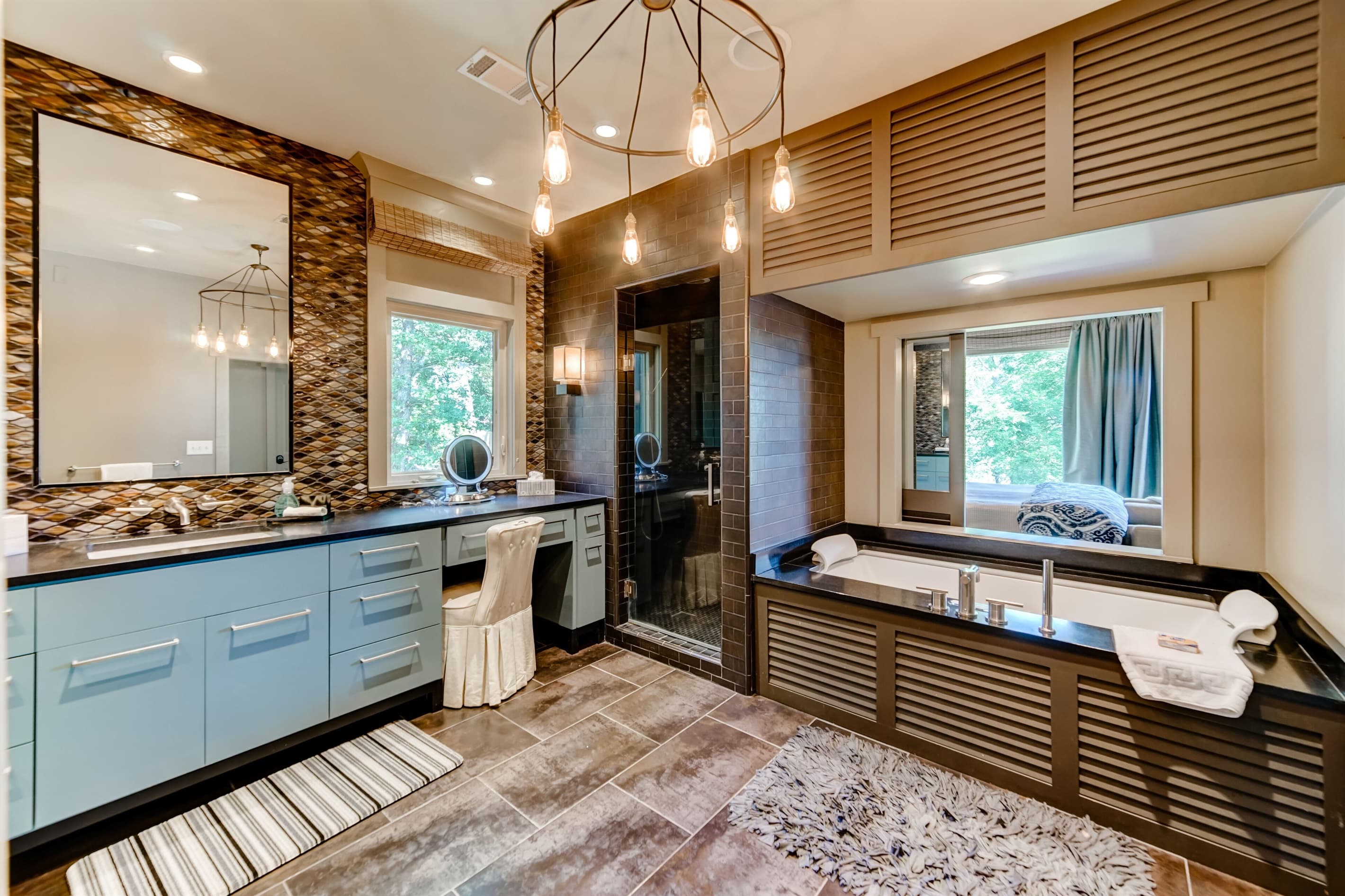 Master Bedroom Suite Bathroom