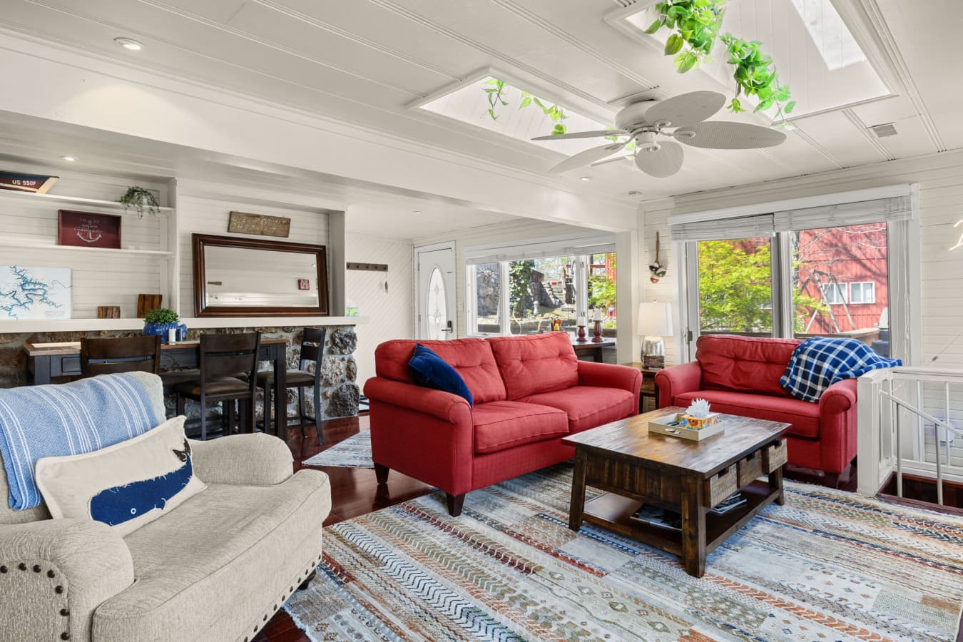 18-web-or-mls-4891 Coleman Dr (18).jpg