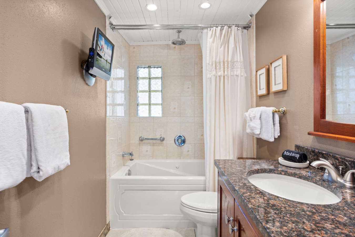 36-web-or-mls-4891 Coleman Dr (36).jpg