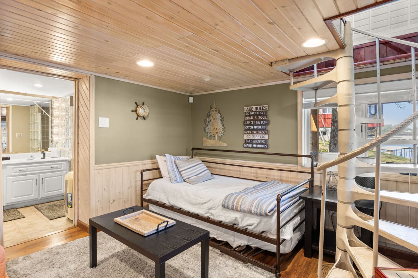 45-web-or-mls-4891 Coleman Dr (45).jpg