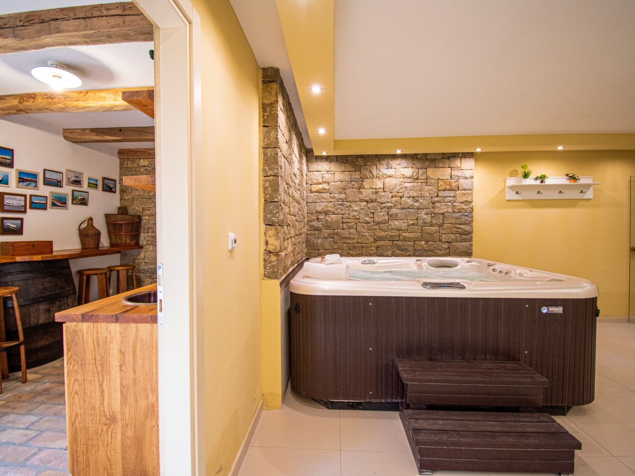 Bathroom / Wellness