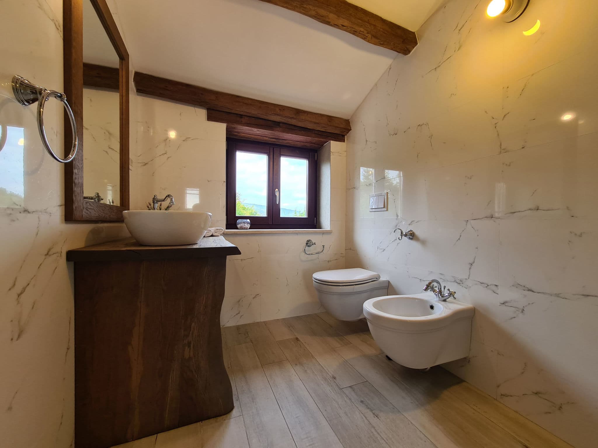Bathroom / Wellness