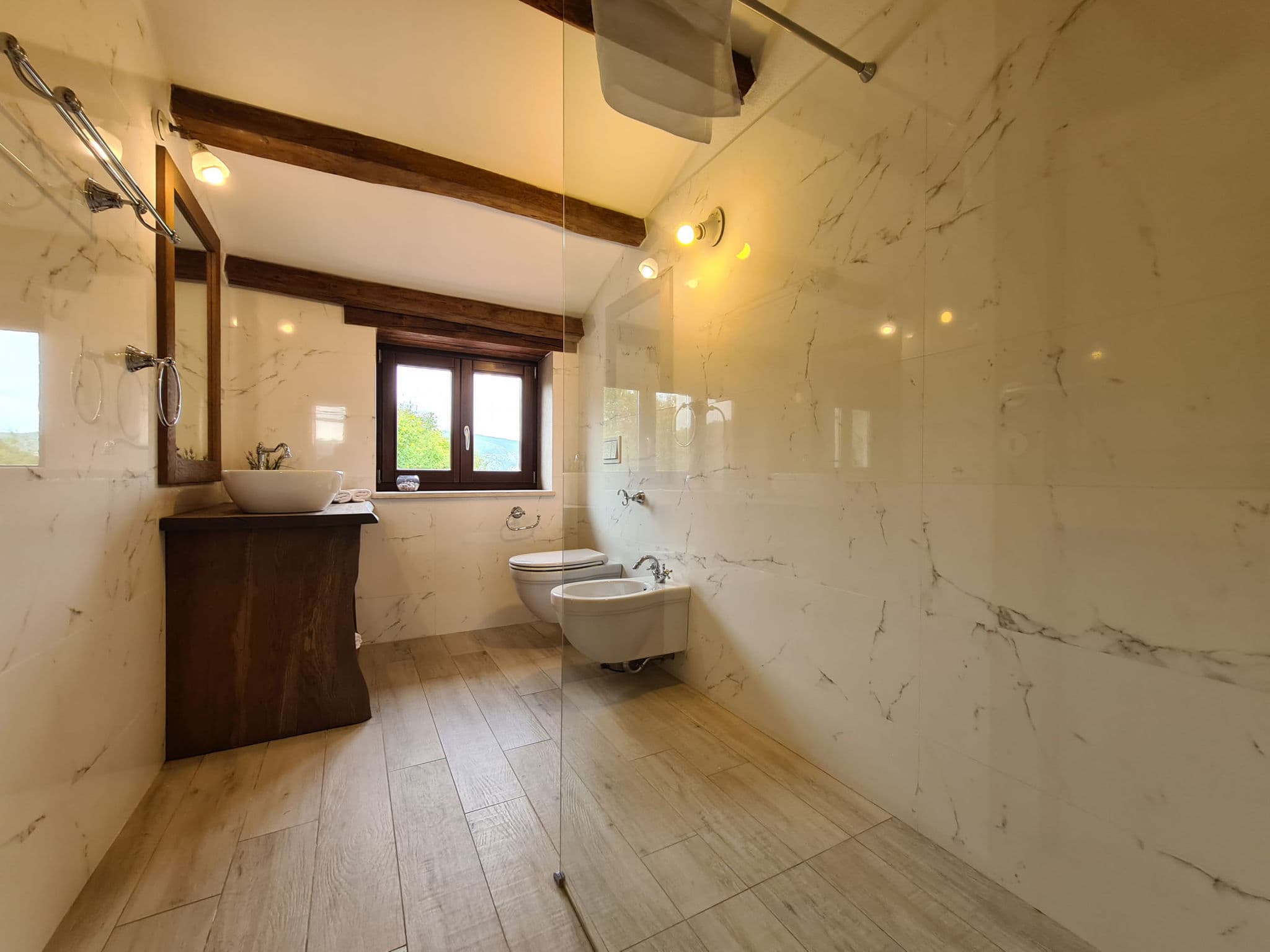 Bathroom / Wellness